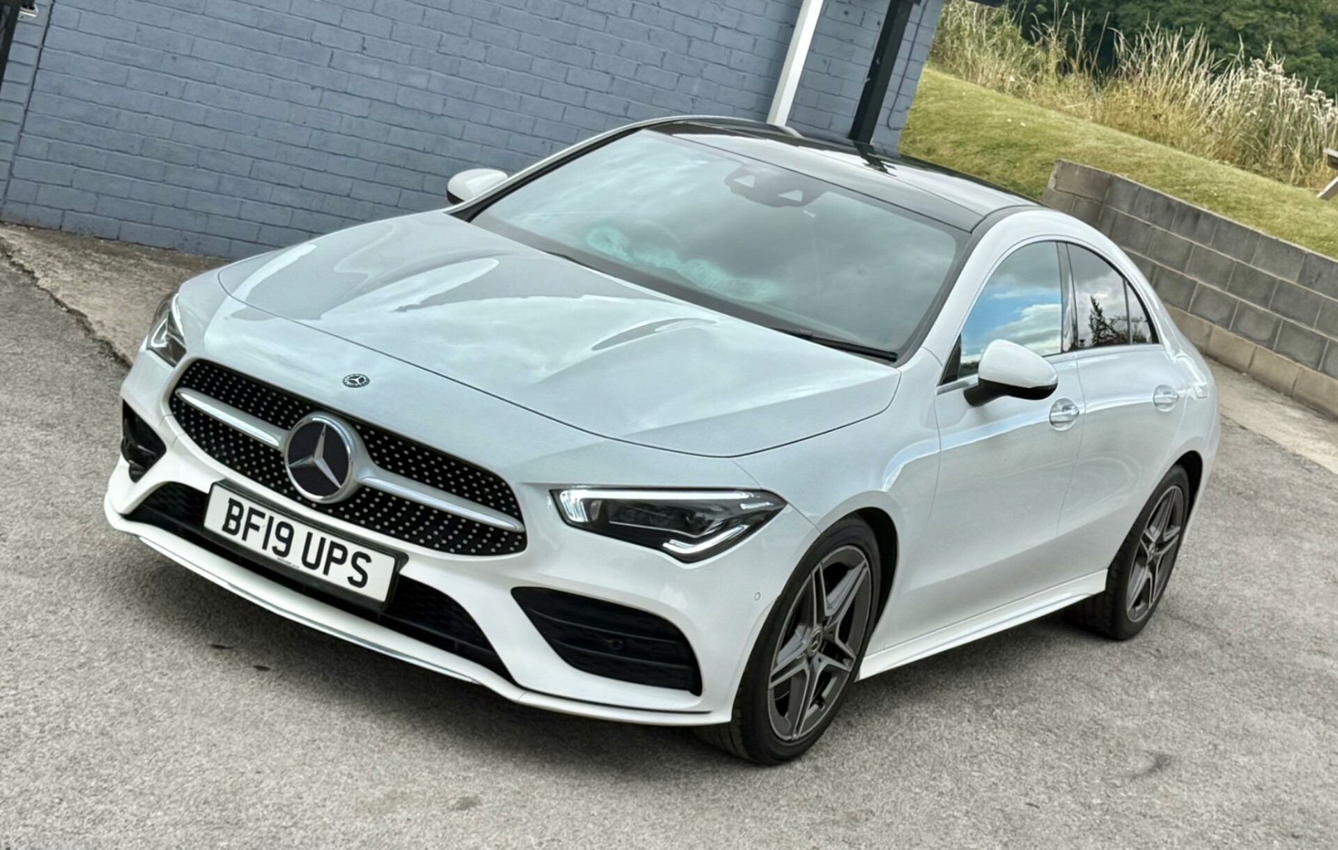 Mercedes Benz CLA