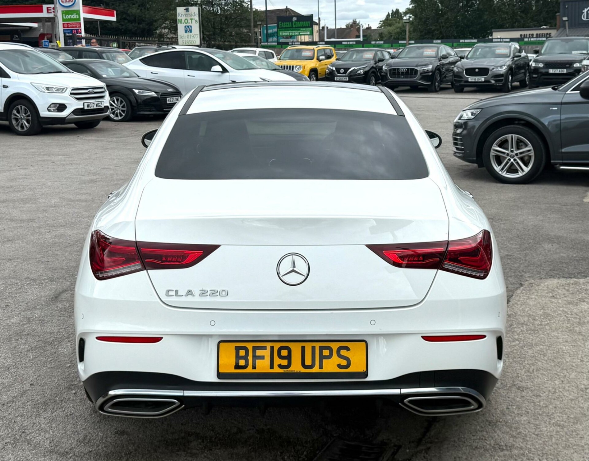 Mercedes Benz CLA