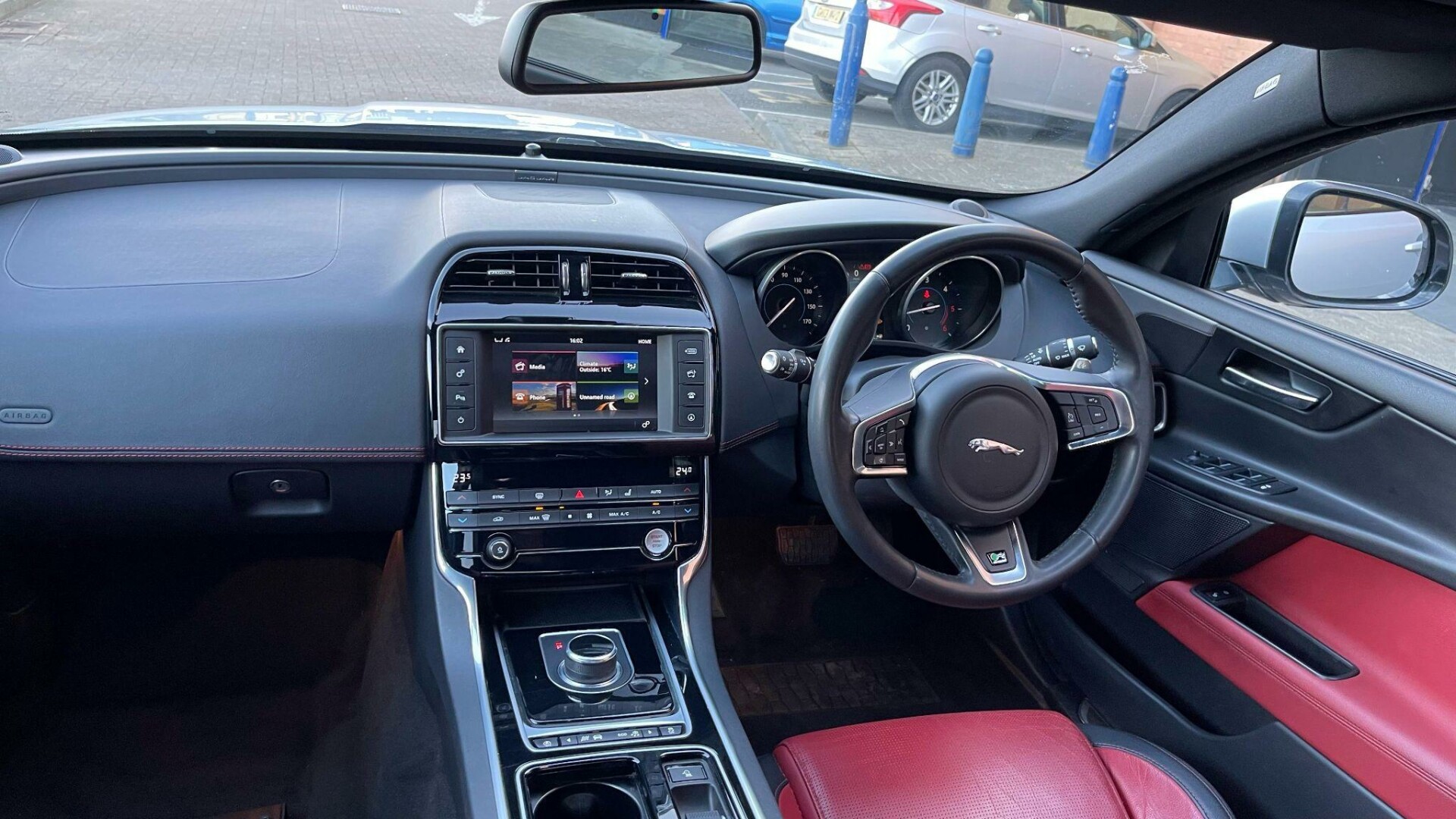 Jaguar XE