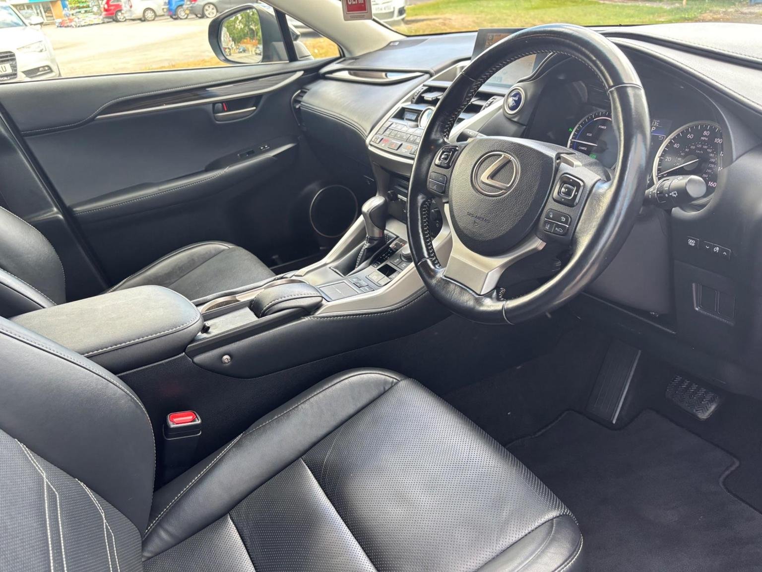 Lexus NX 300h