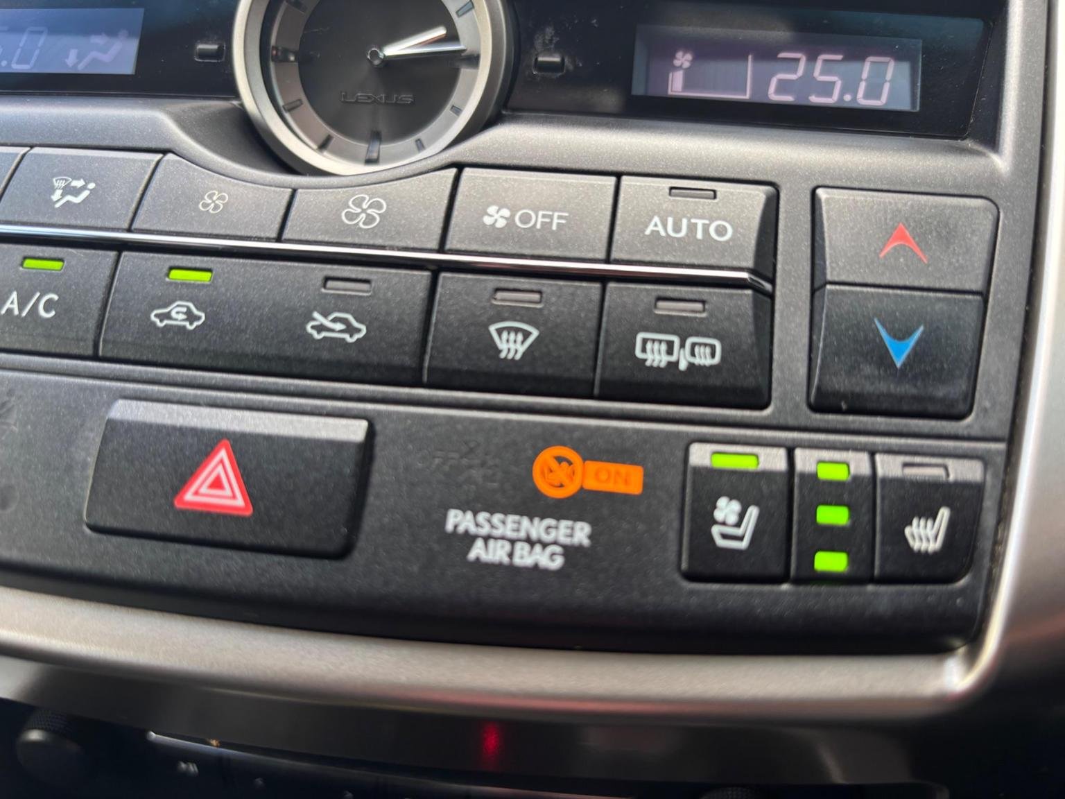 Lexus NX 300h