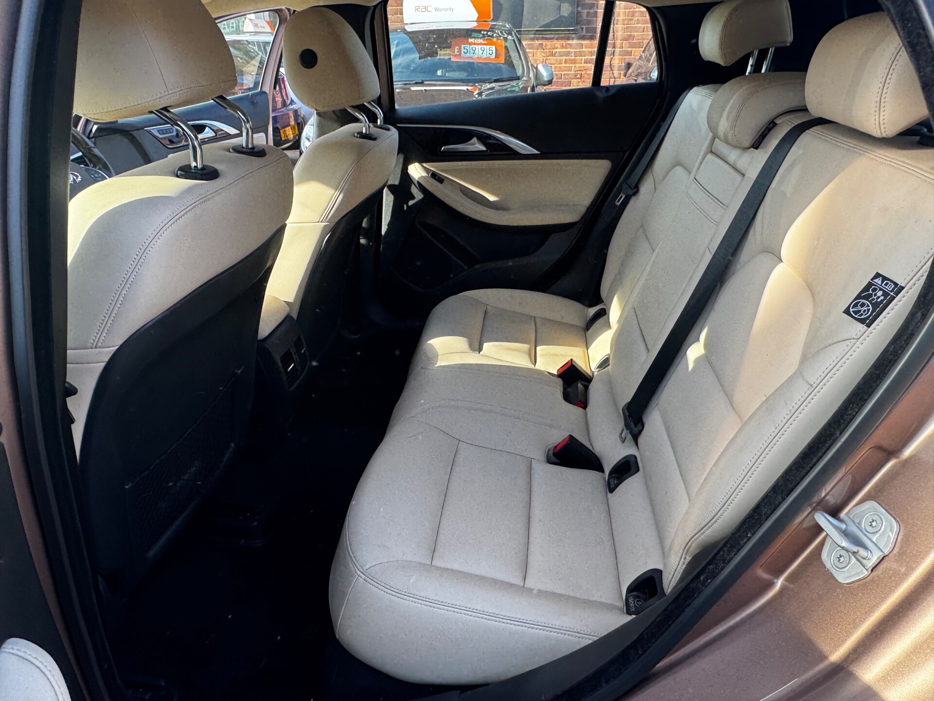 Infiniti Q30