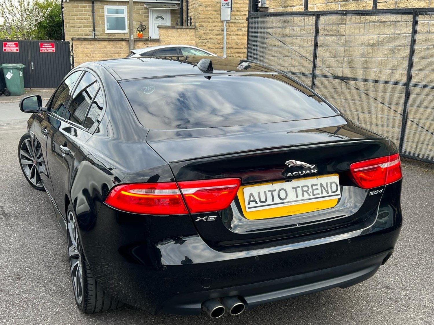 Jaguar XE