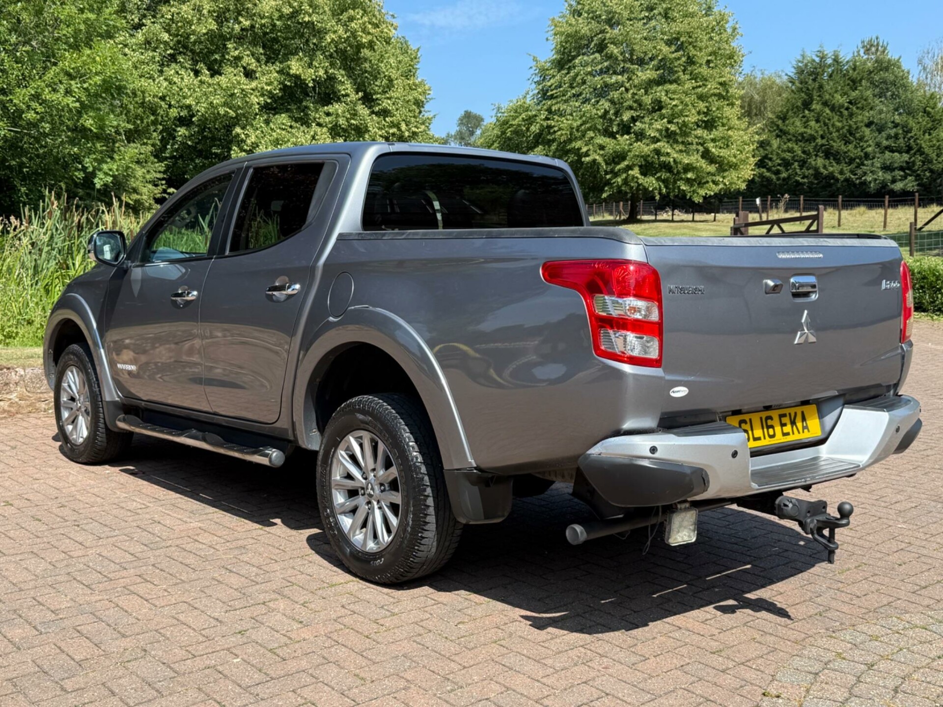 Mitsubishi L200