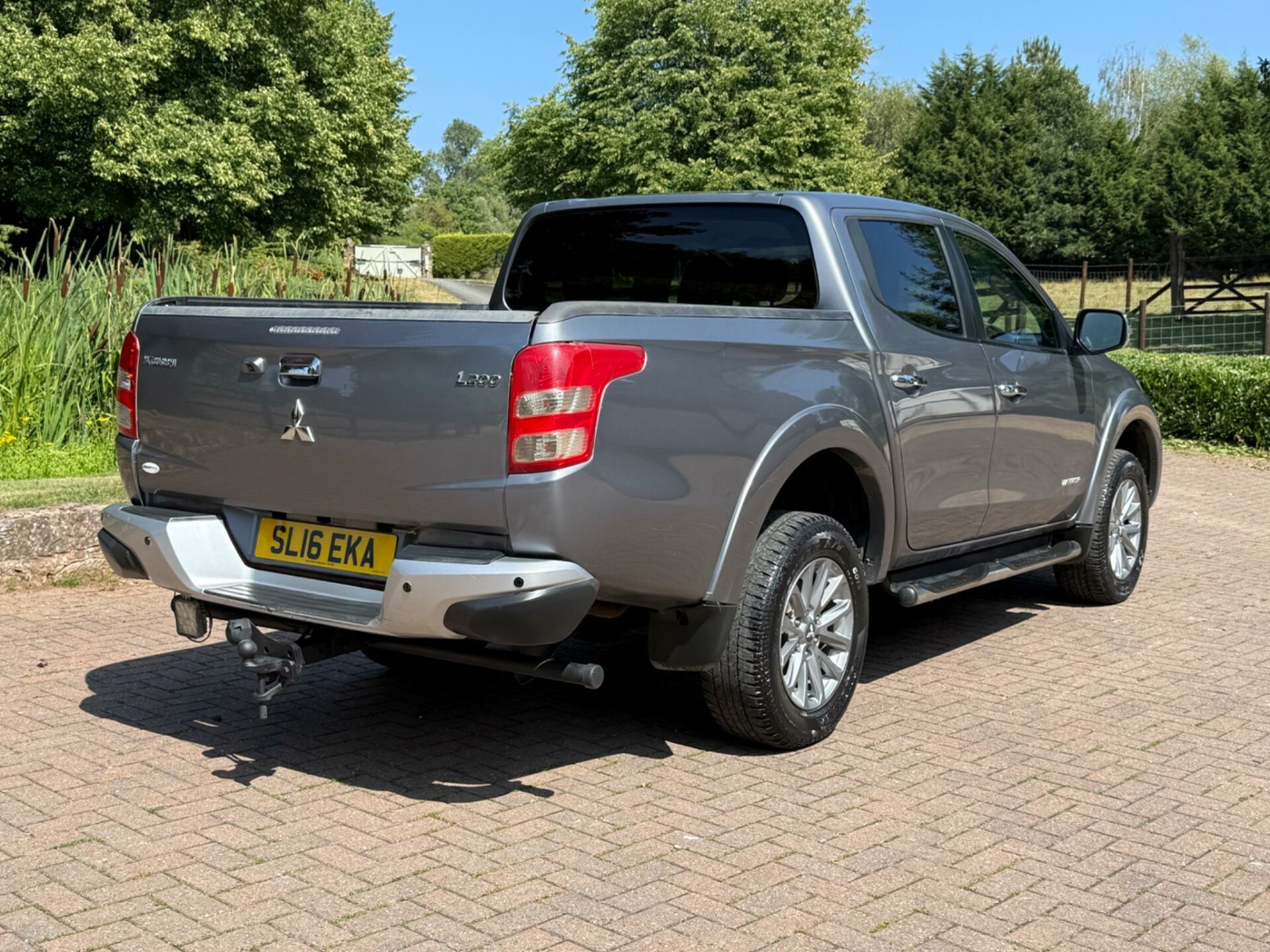 Mitsubishi L200