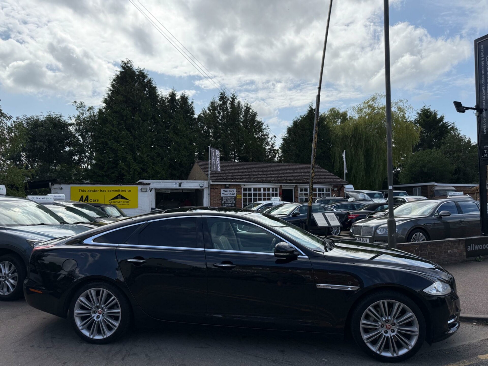 Jaguar XJ