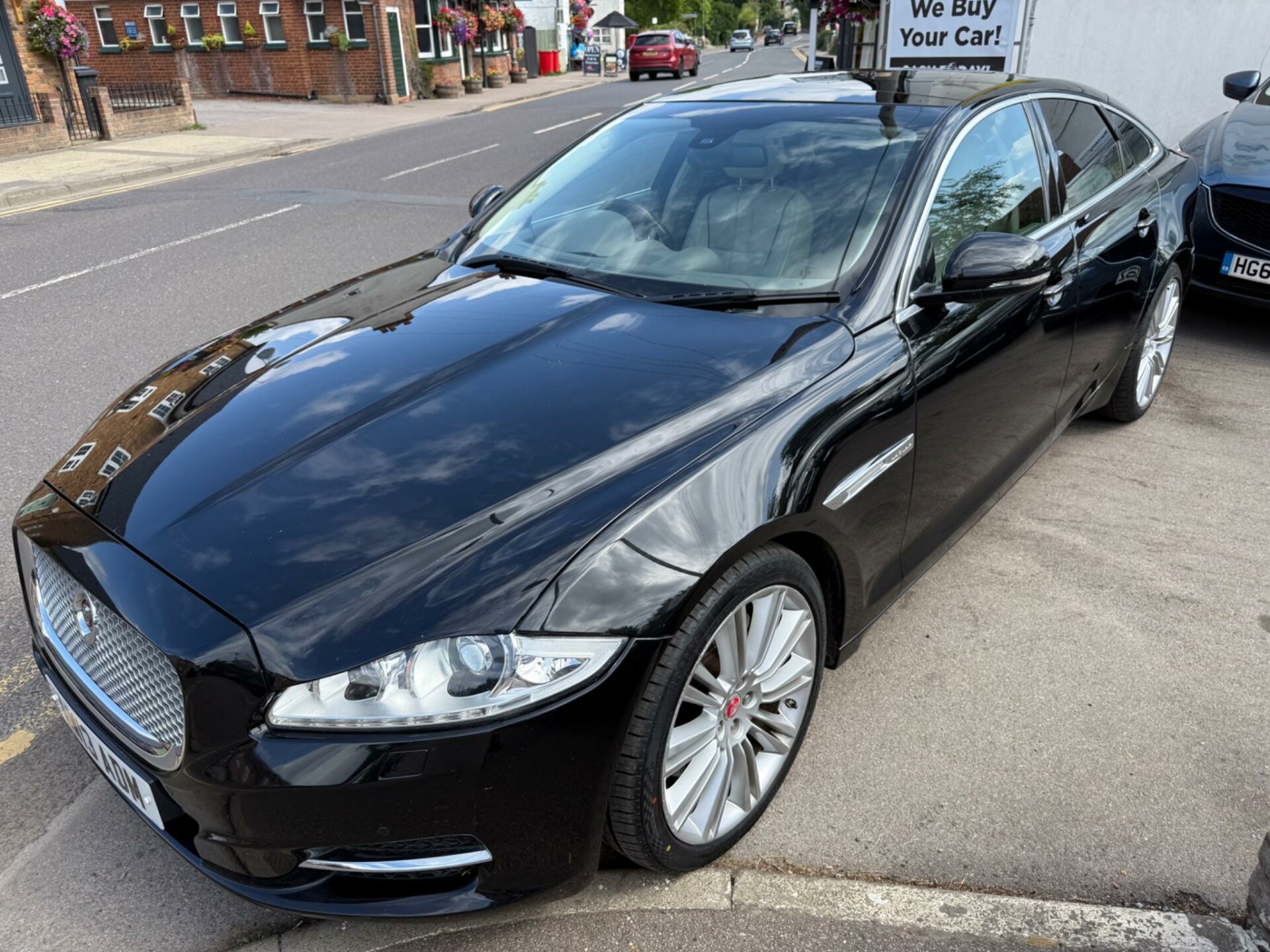 Jaguar XJ