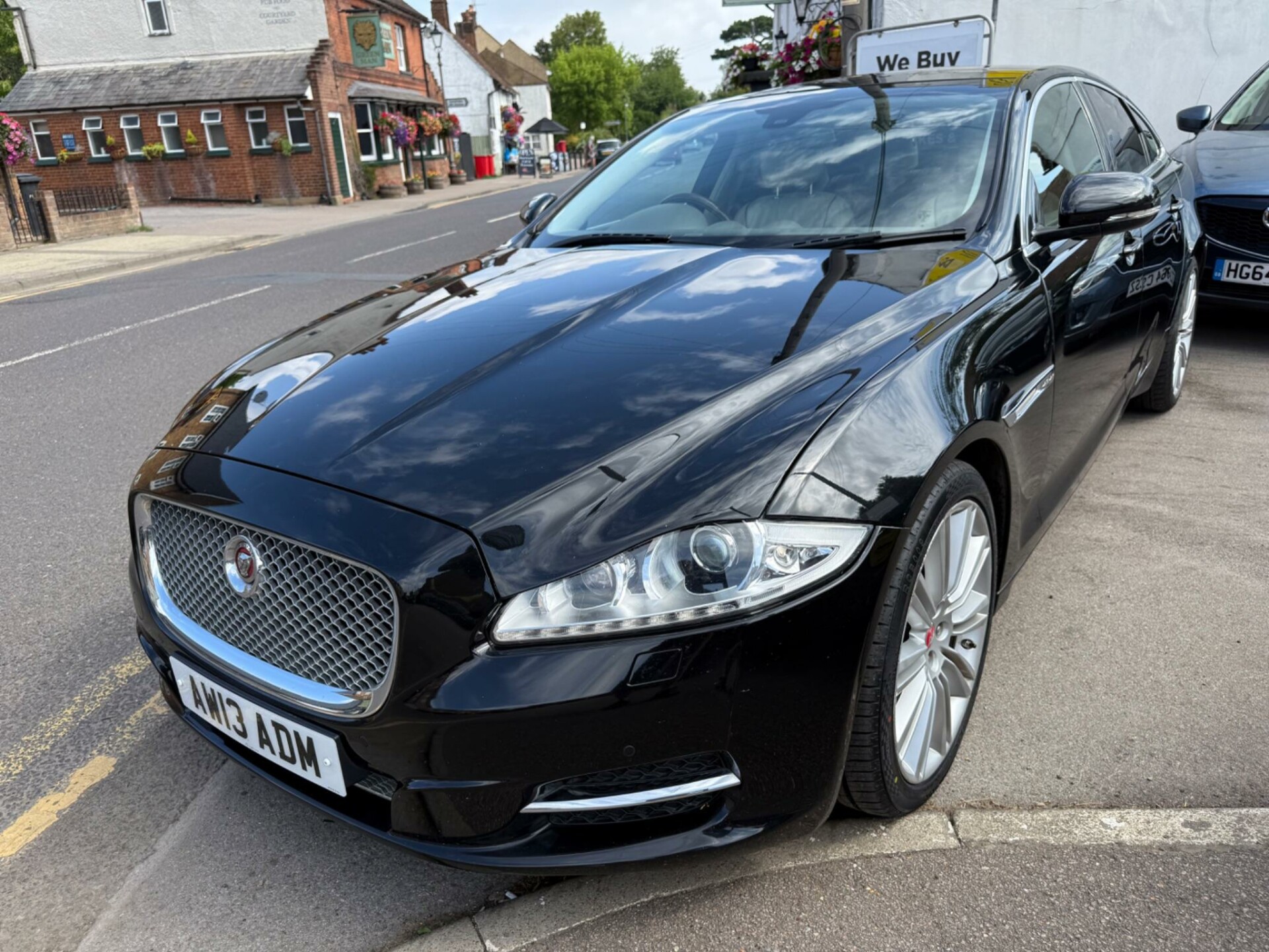 Jaguar XJ