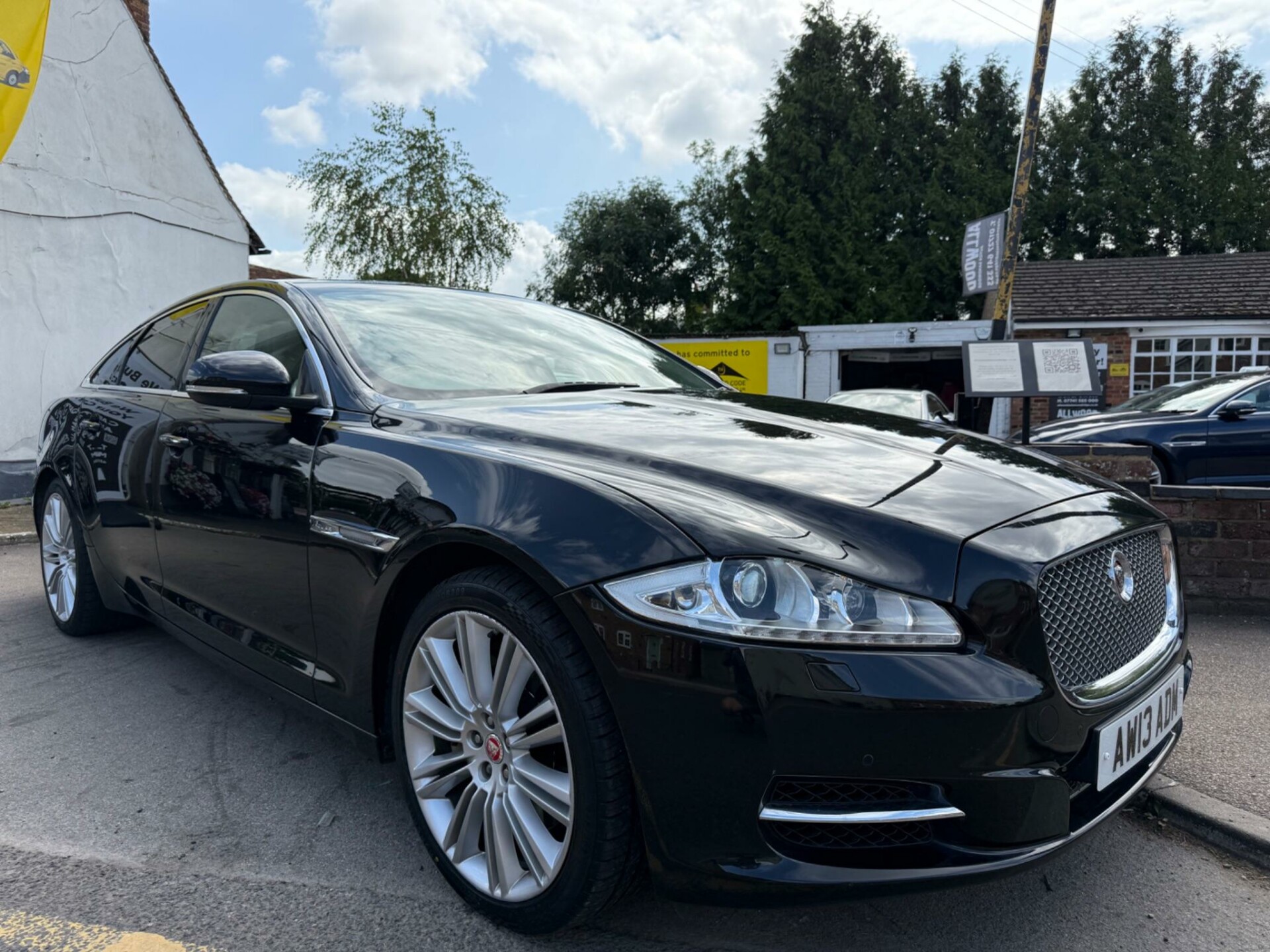 Jaguar XJ