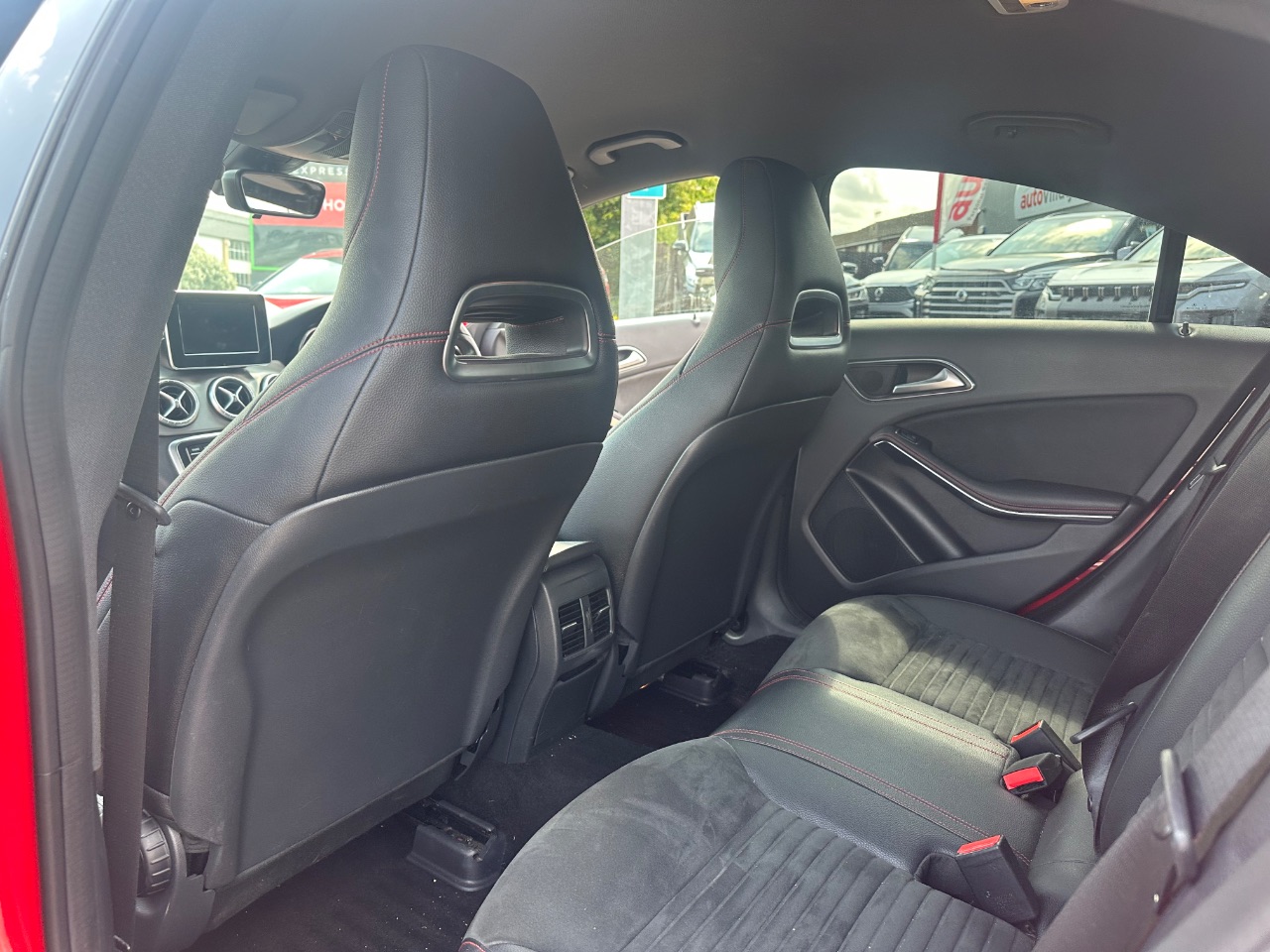 Mercedes Benz CLA