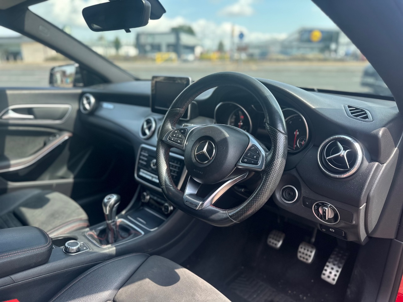 Mercedes Benz CLA
