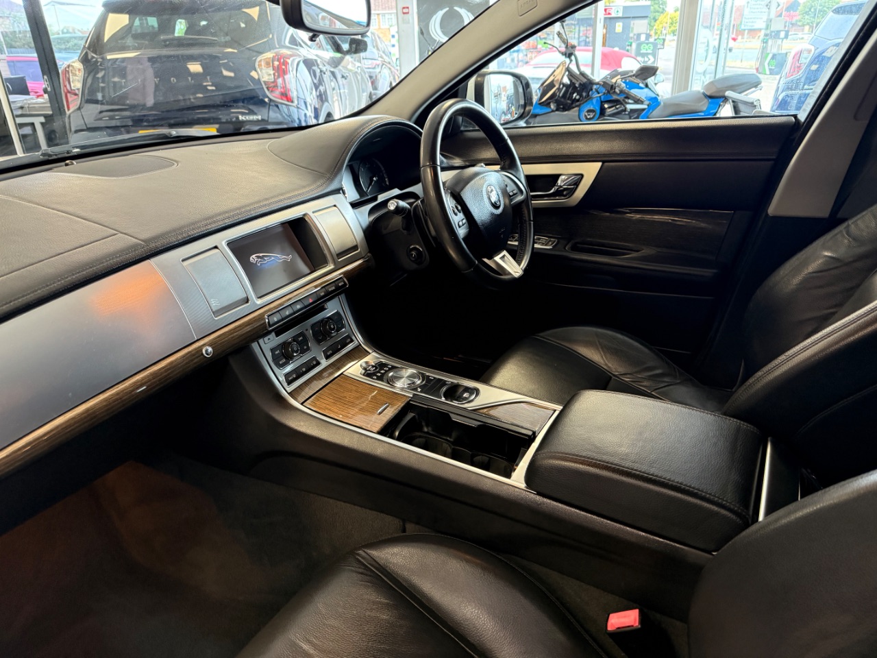 Jaguar XF