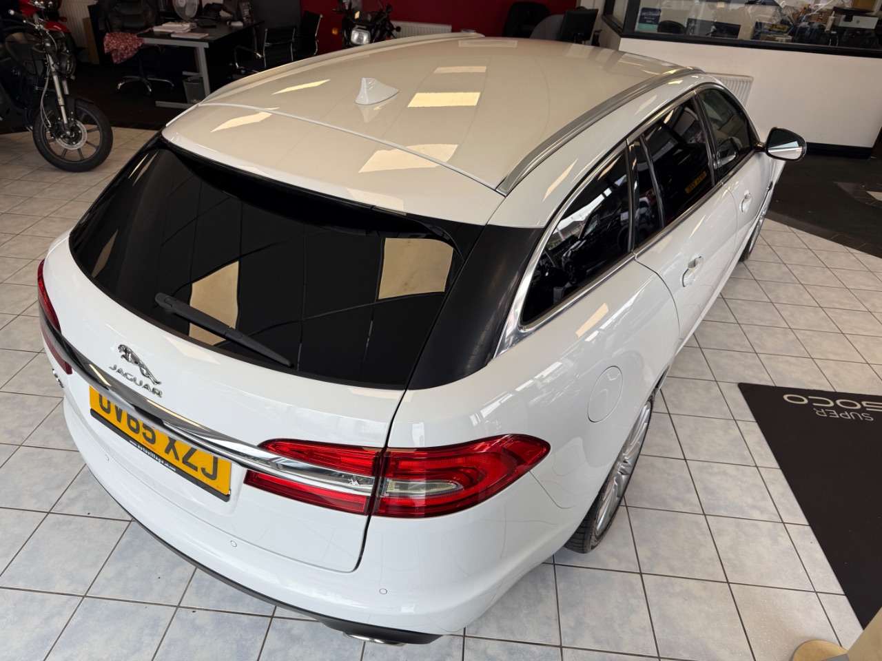 Jaguar XF