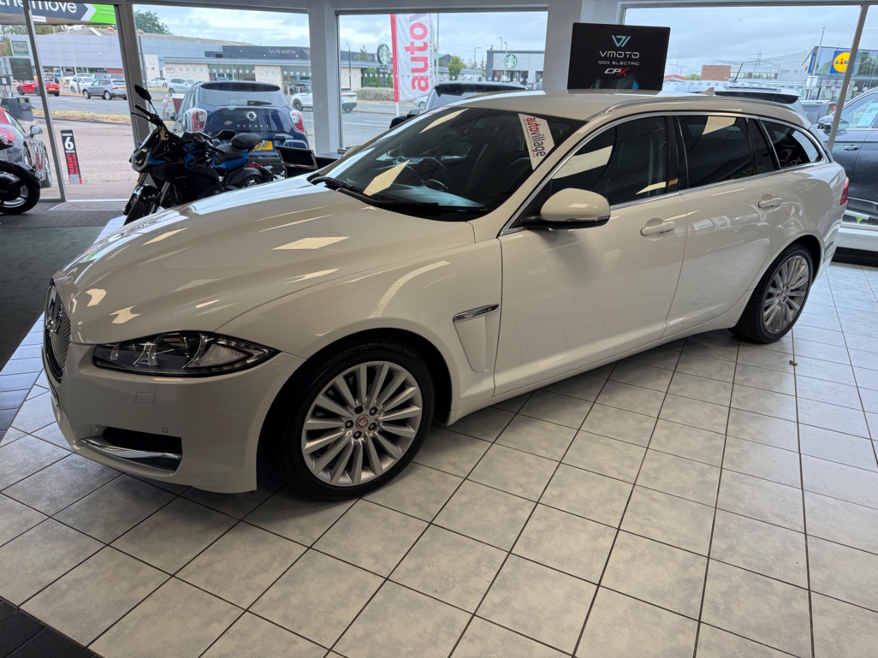 Jaguar XF