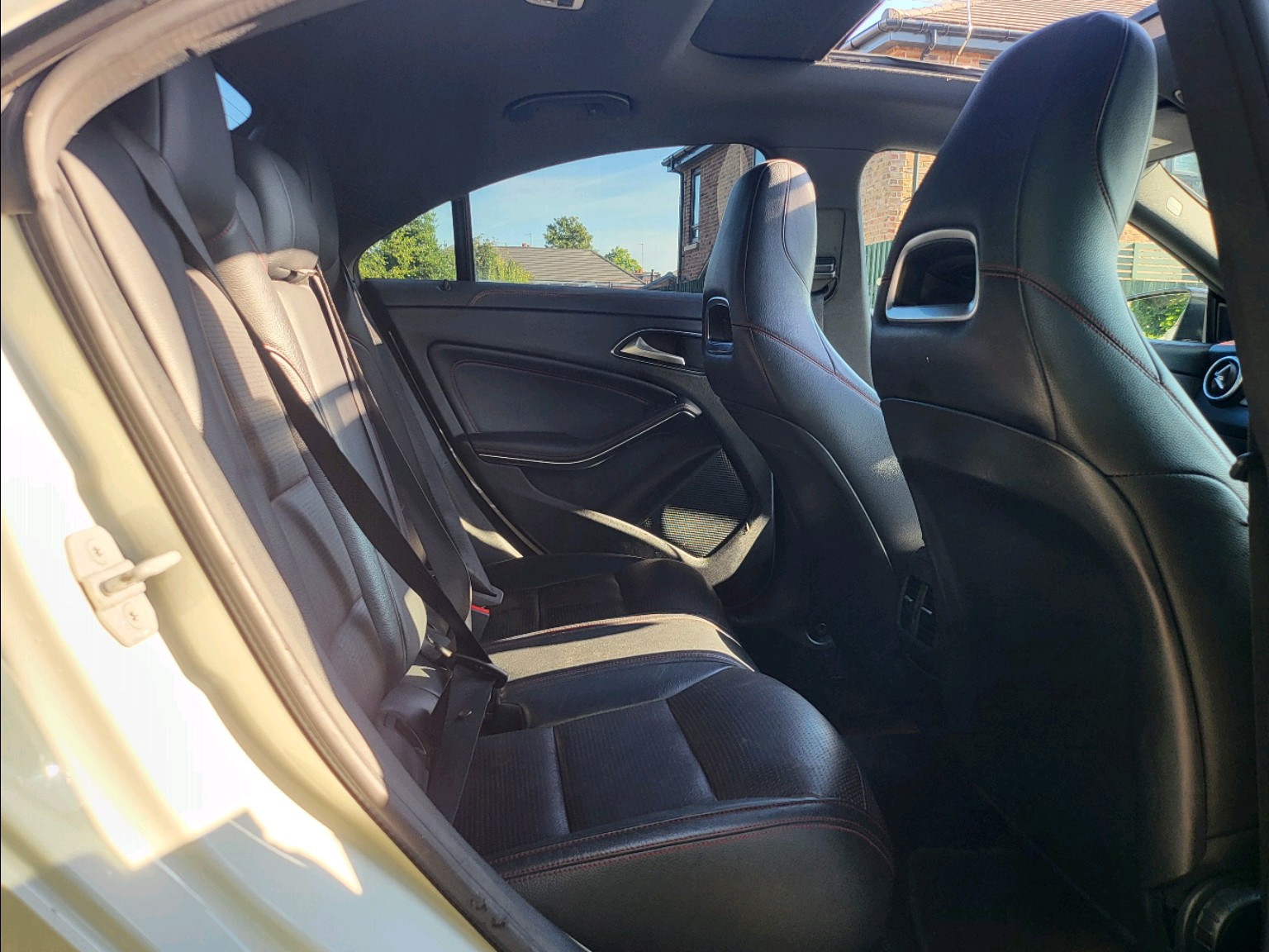 Mercedes Benz CLA