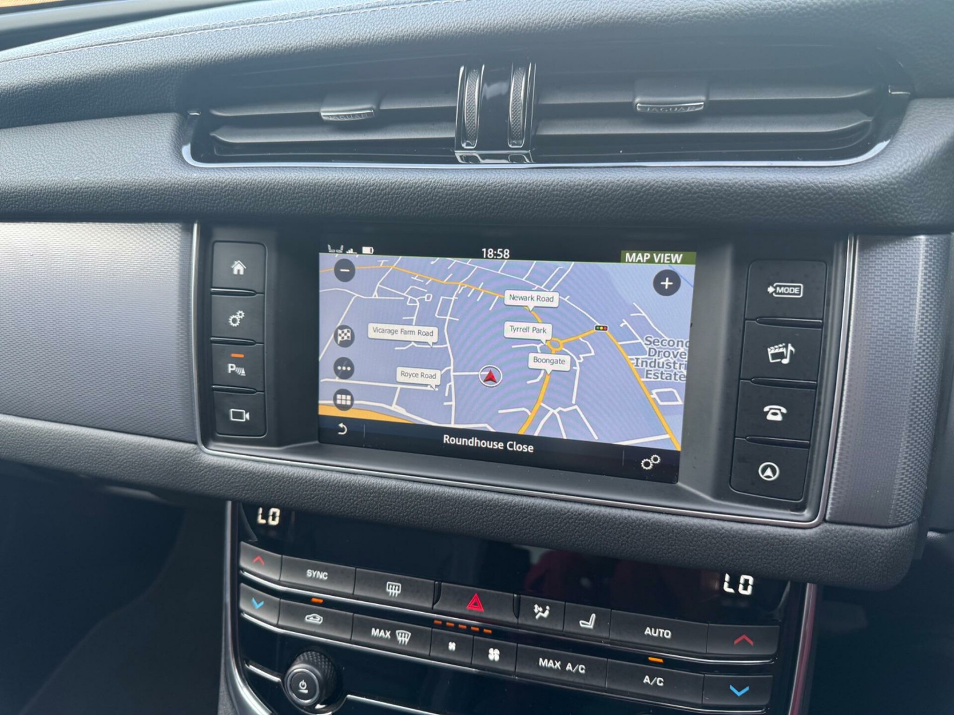 Jaguar XF