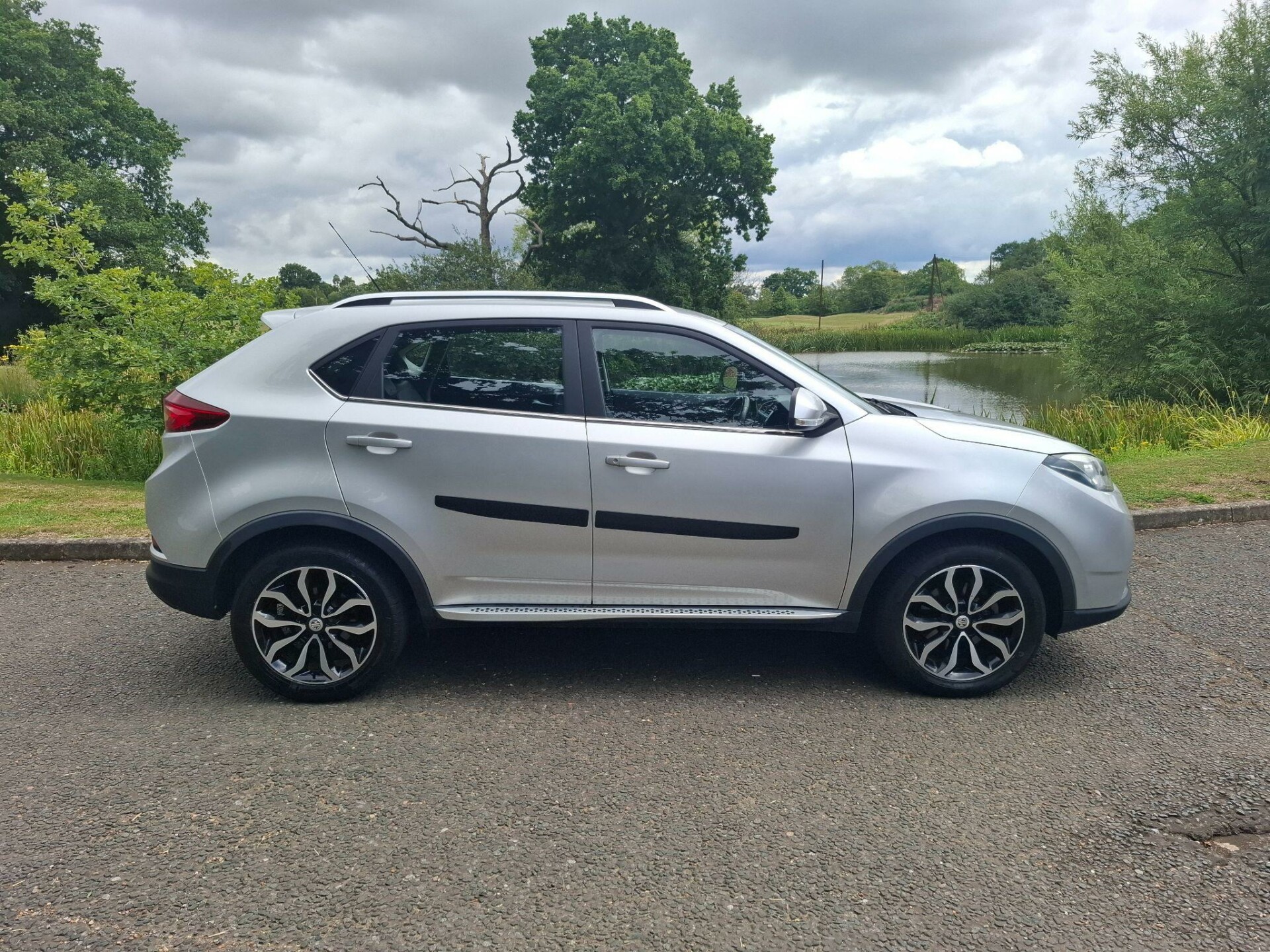 MG GS
