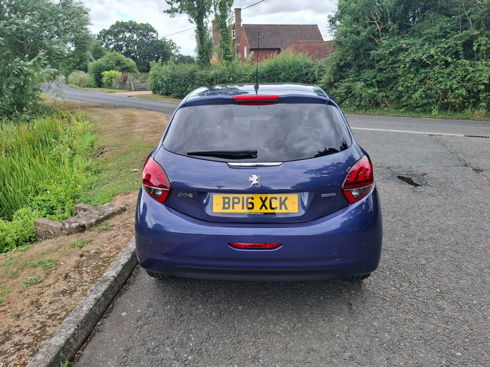 Peugeot 208