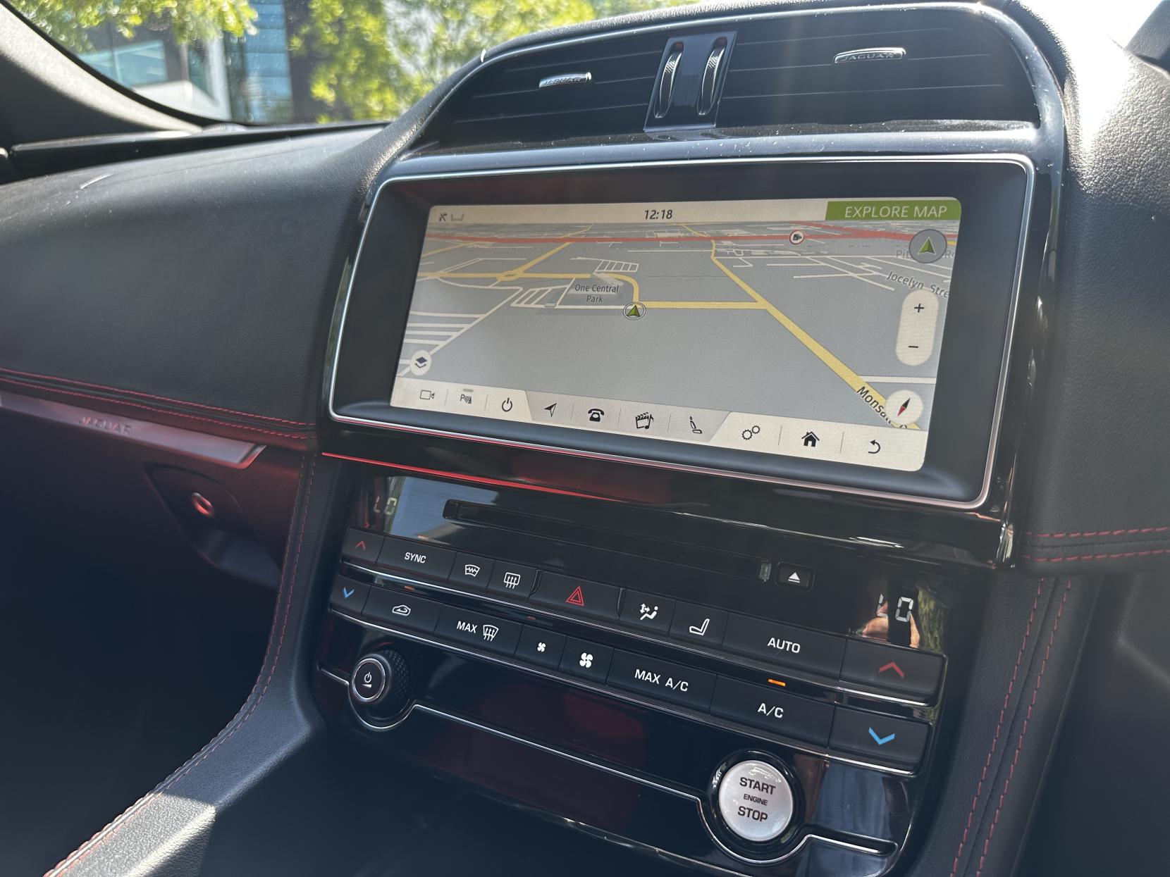 Jaguar F Pace