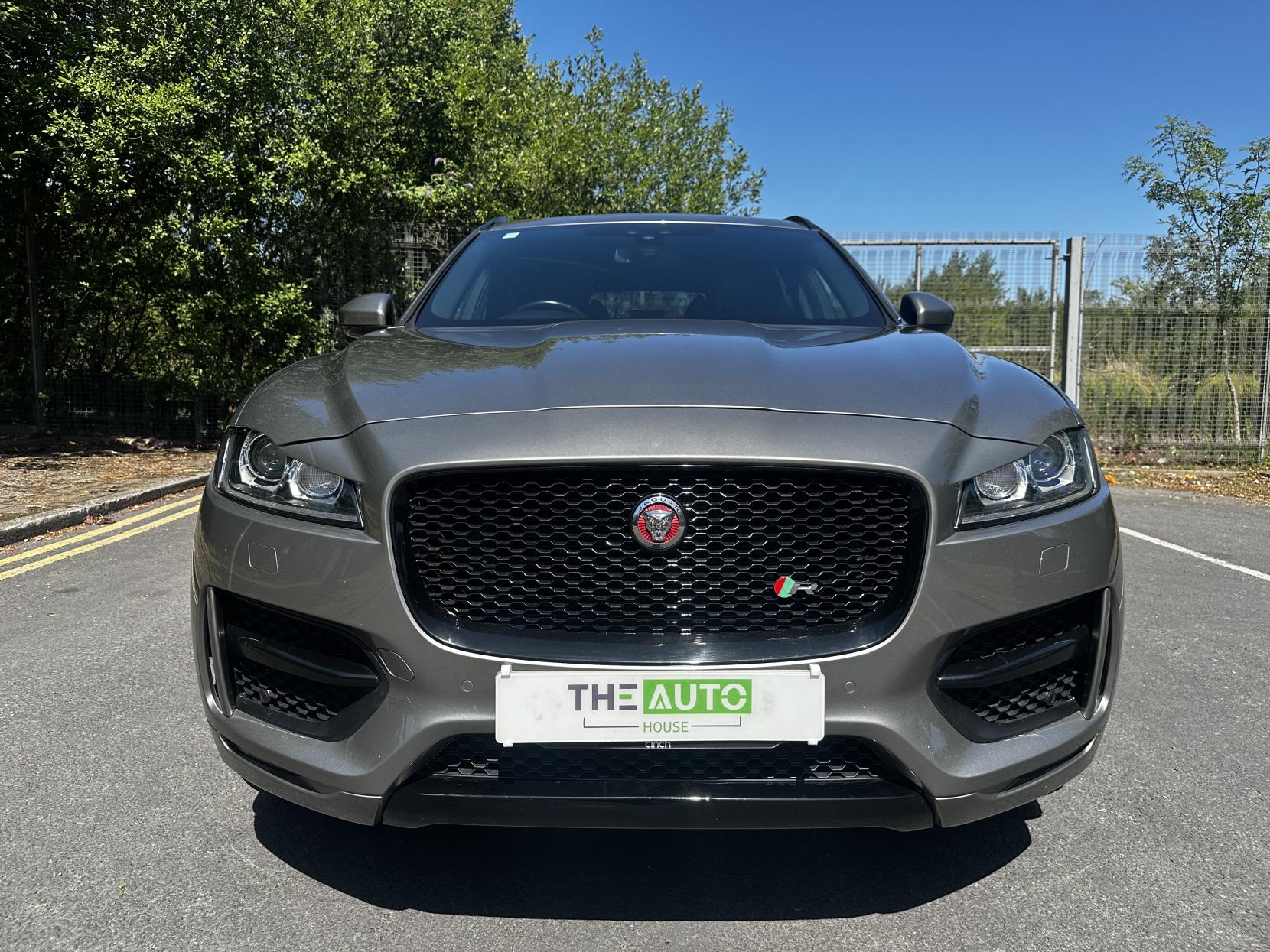 Jaguar F Pace