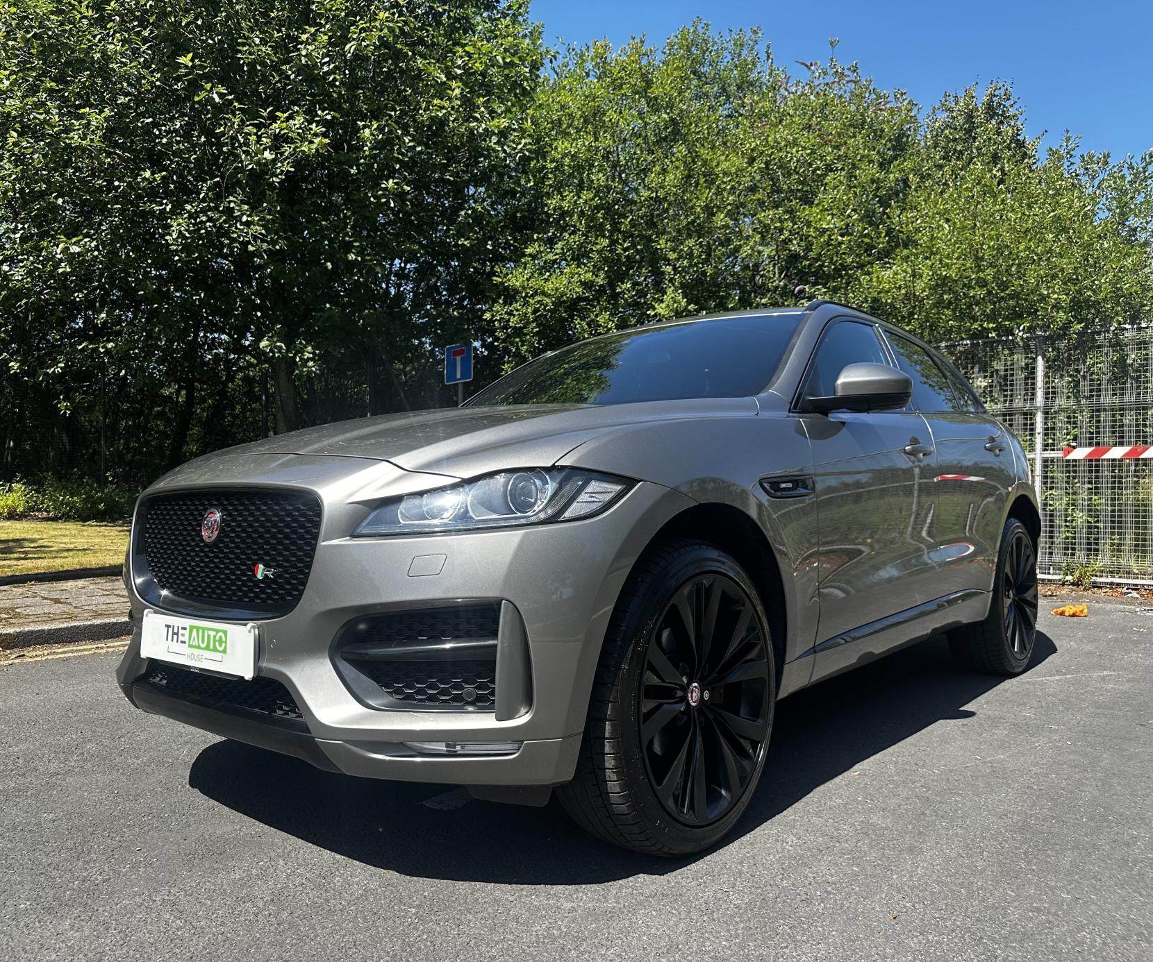 Jaguar F Pace