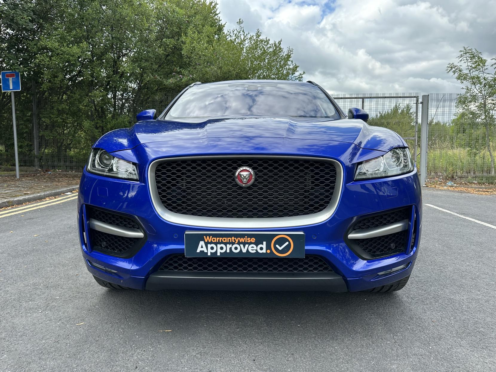 Jaguar F Pace