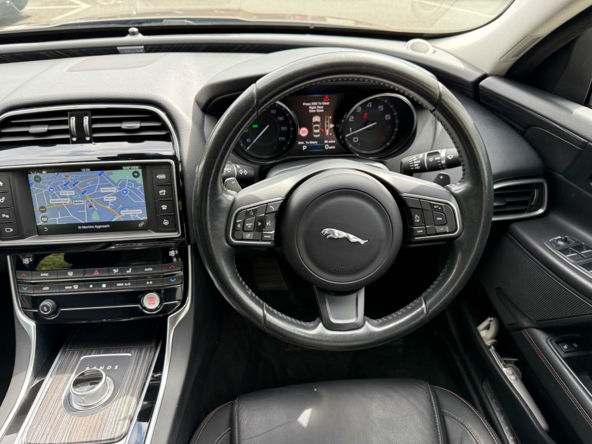 Jaguar XE
