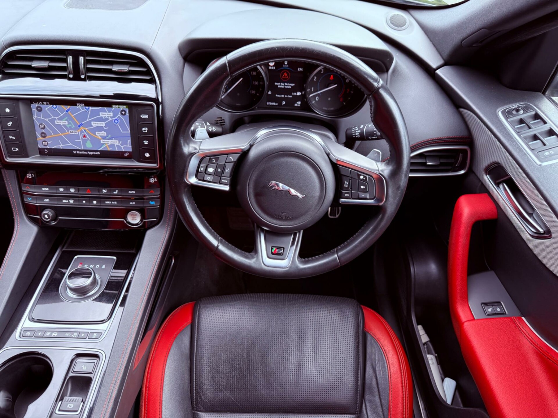Jaguar F Pace