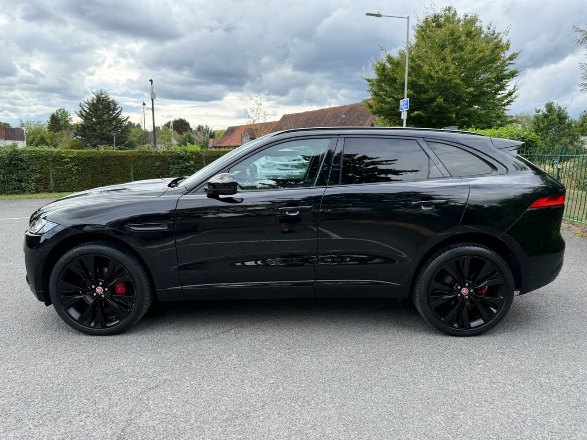 Jaguar F Pace
