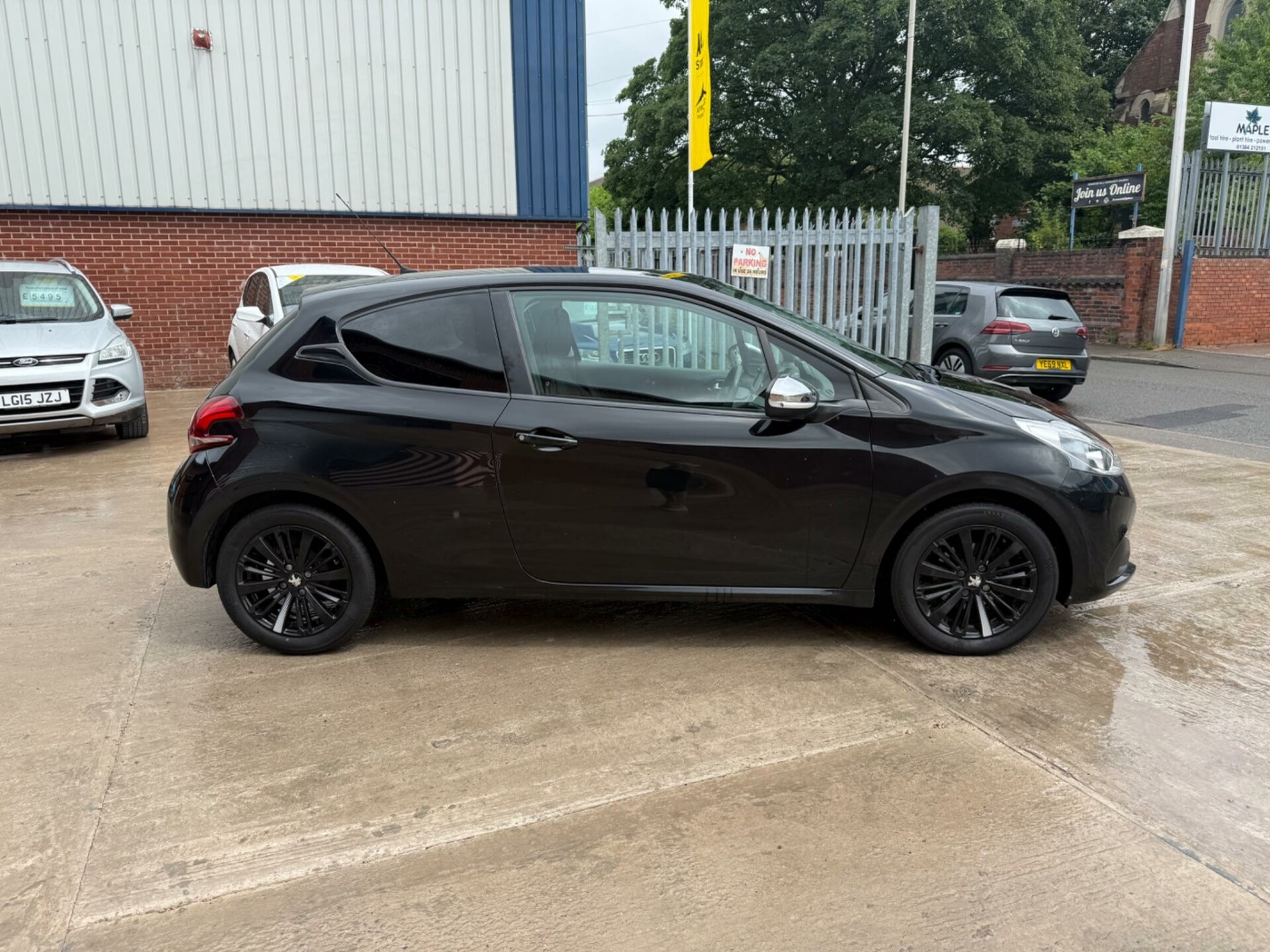 Peugeot 208
