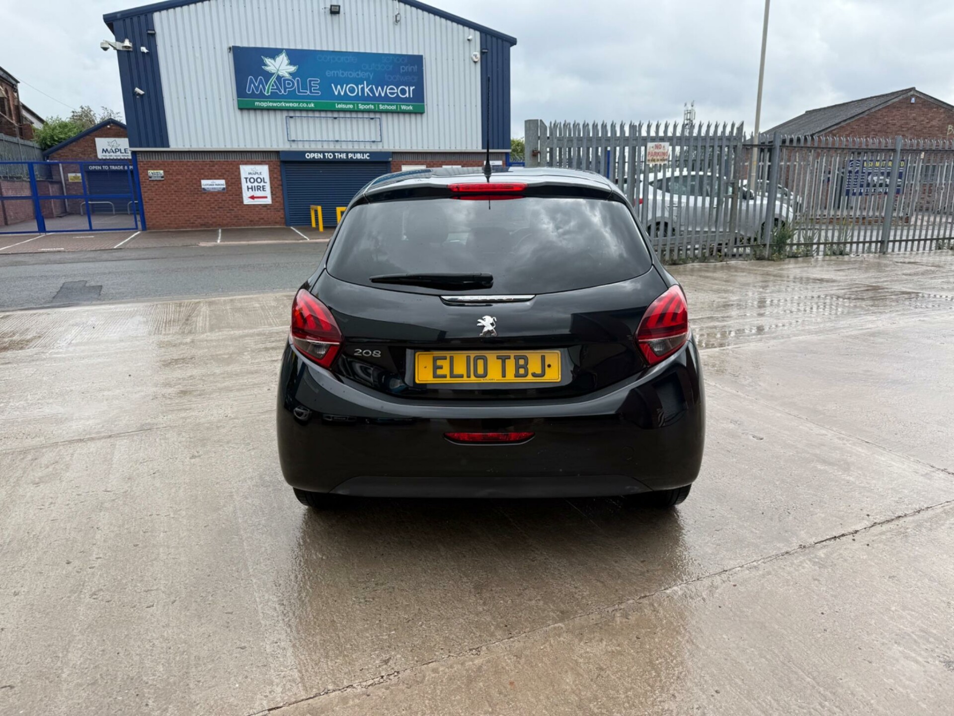 Peugeot 208