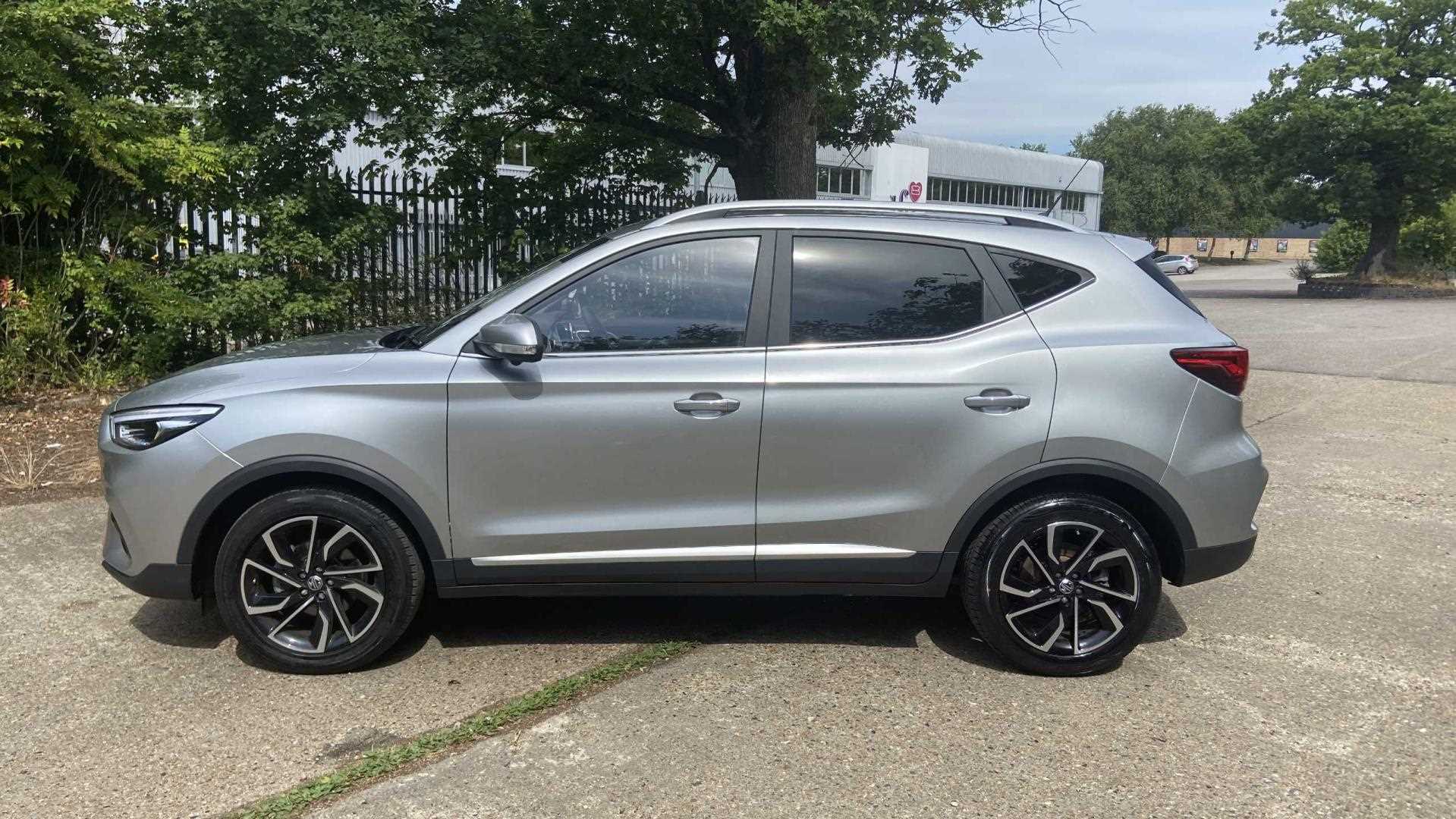 MG ZS