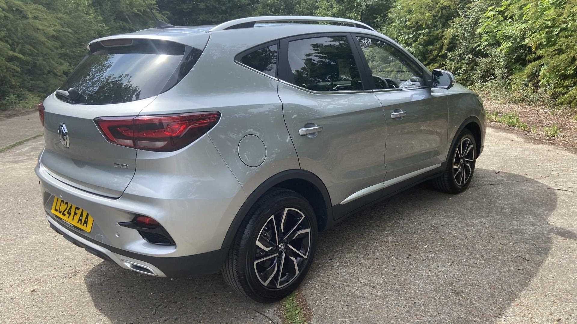 MG ZS
