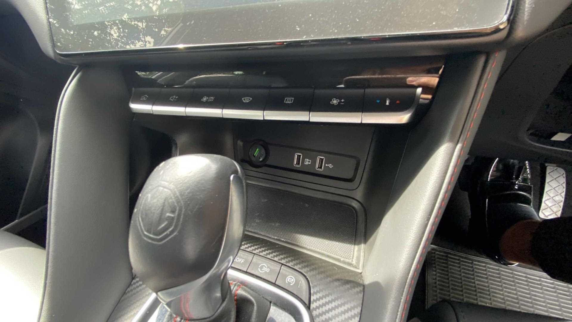 MG ZS