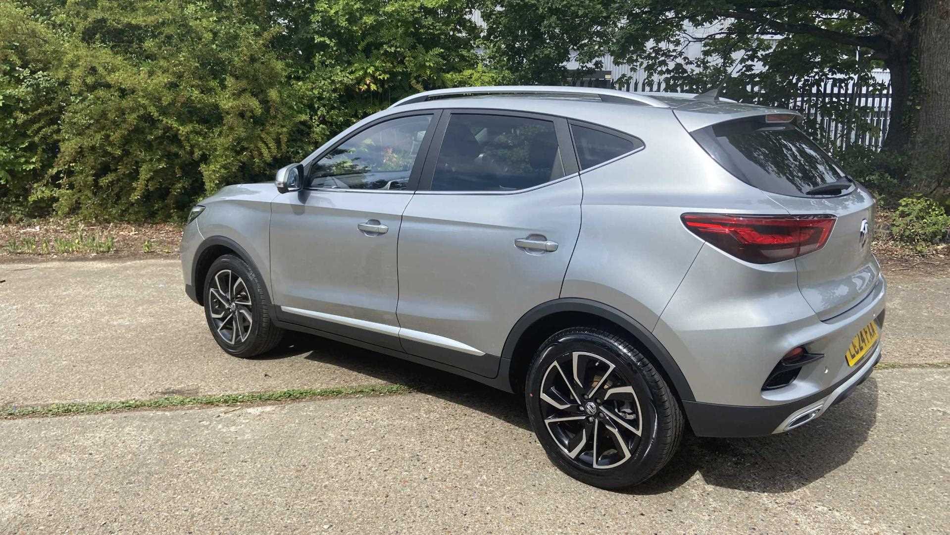 MG ZS
