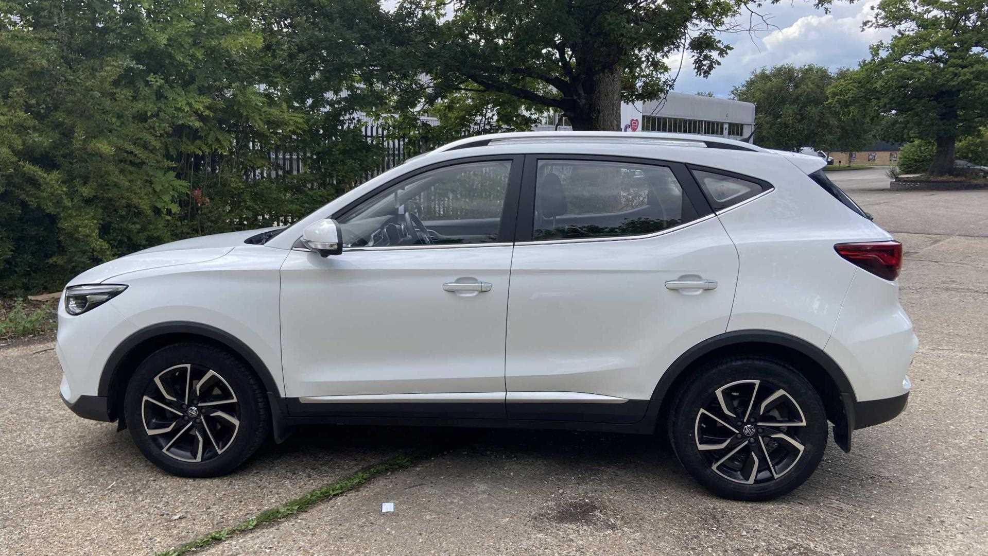 MG ZS