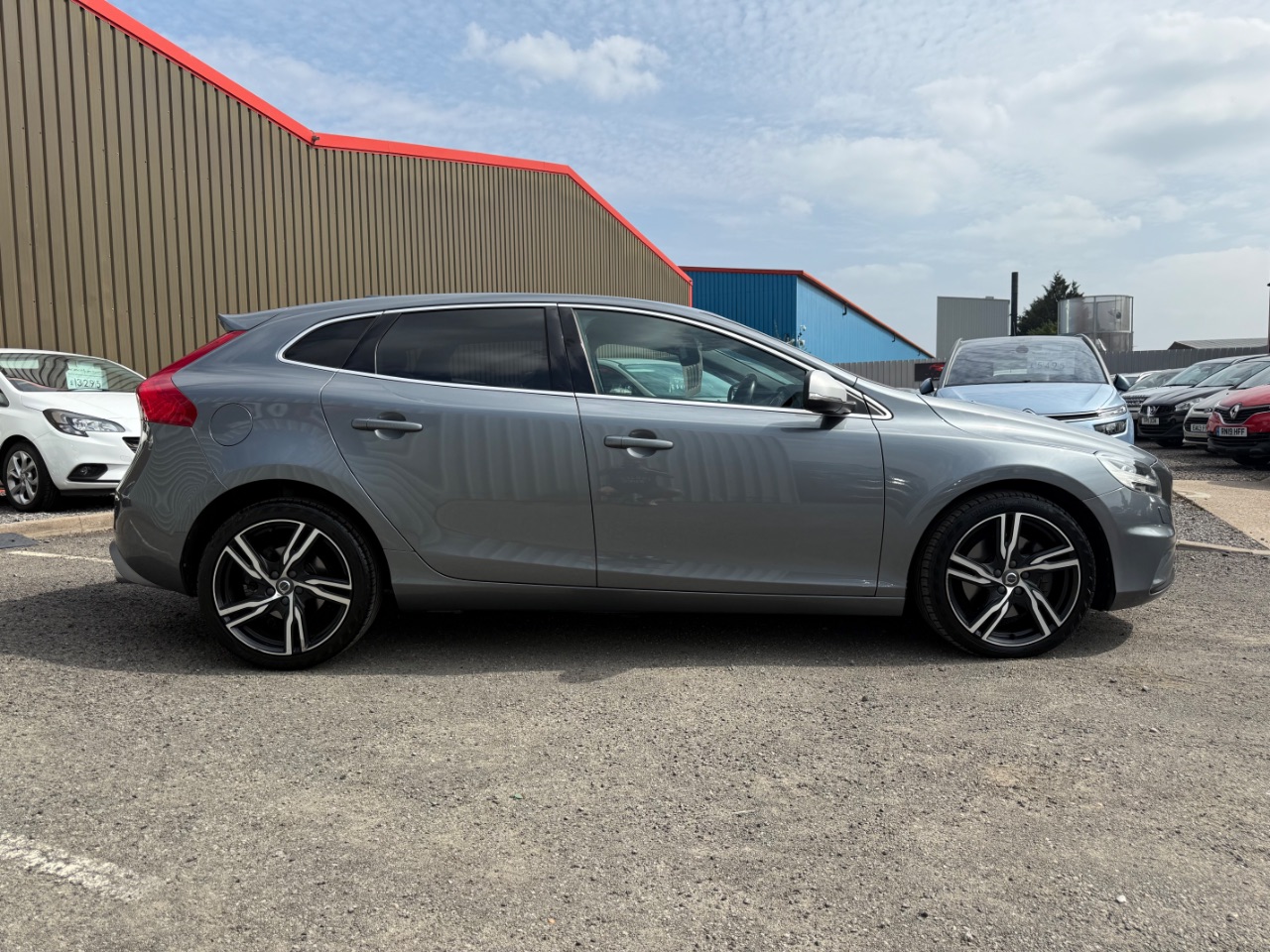 Volvo V40