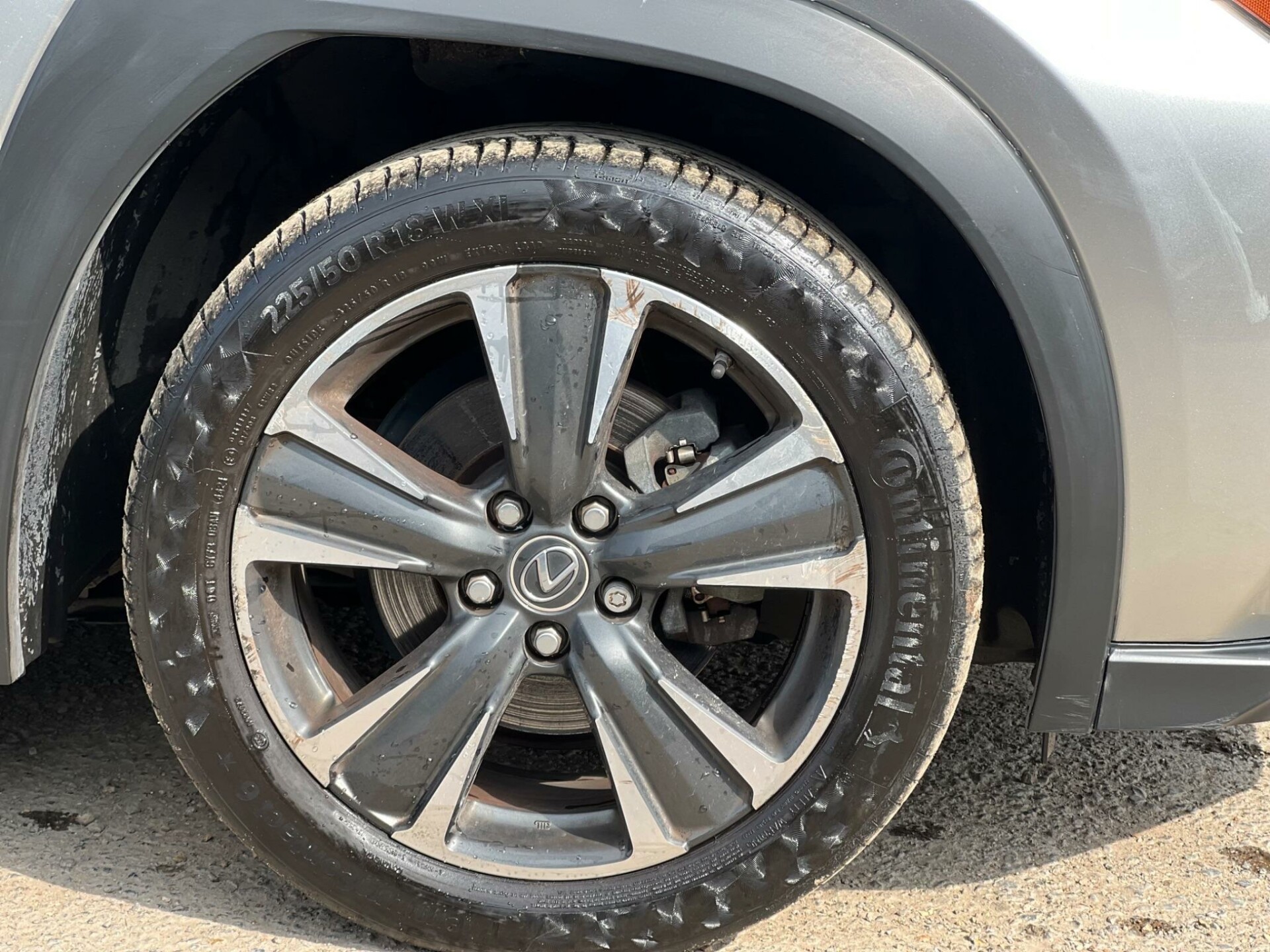 Lexus UX