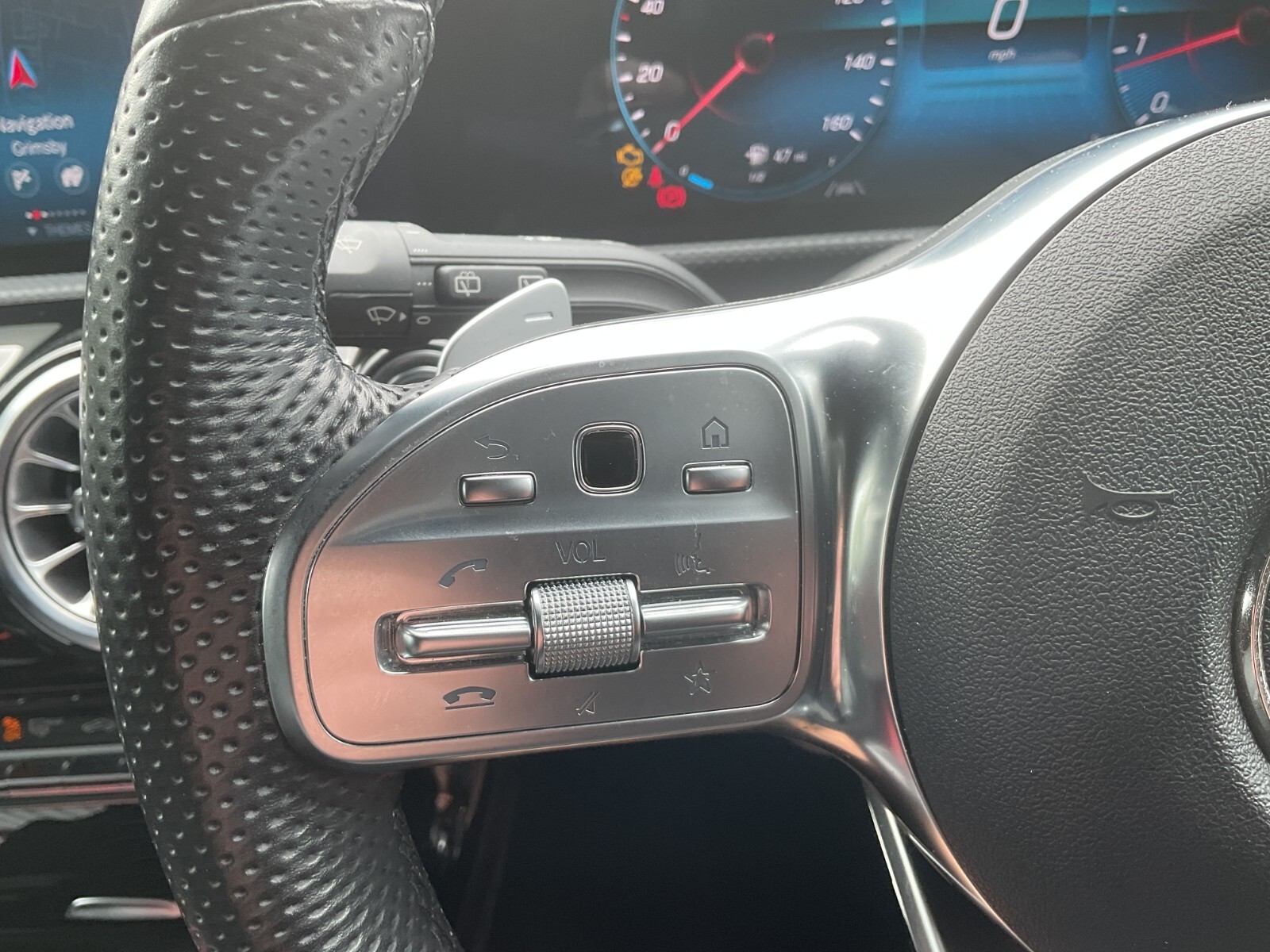 Mercedes Benz CLA