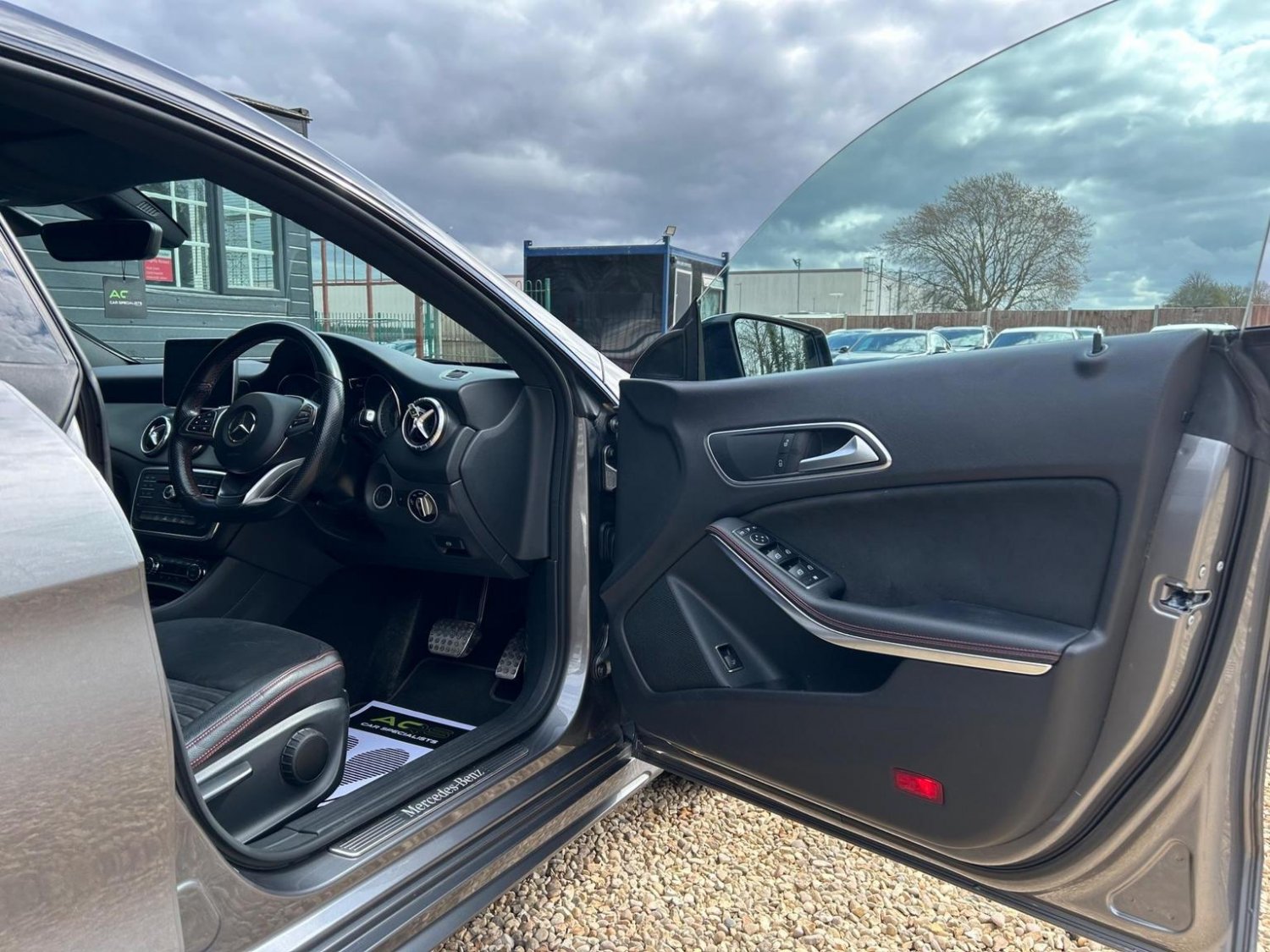 Mercedes Benz CLA
