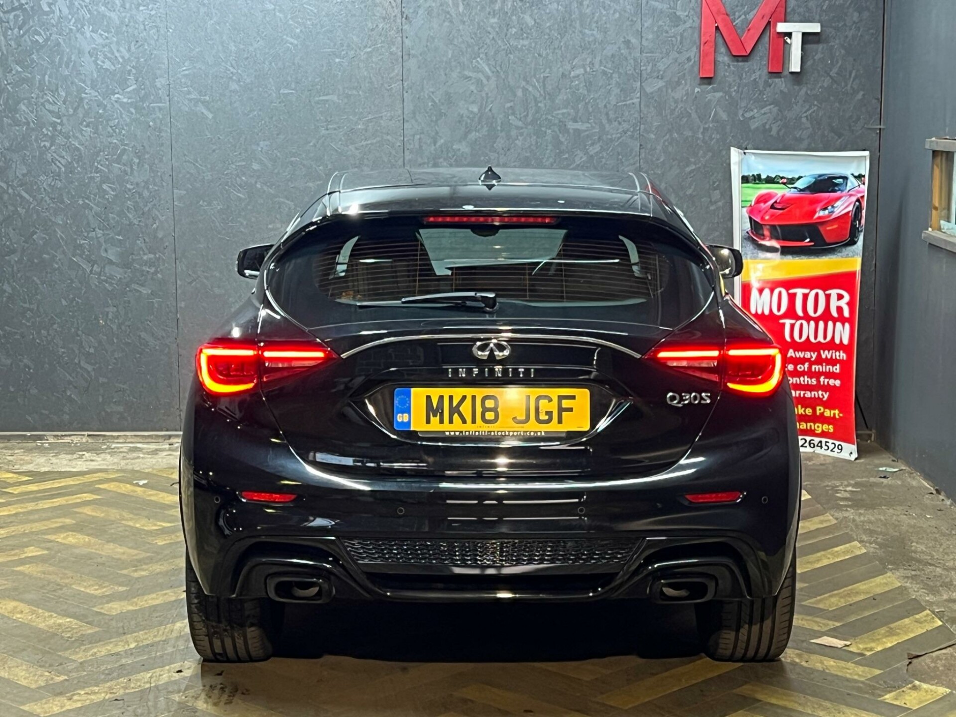 Infiniti Q30