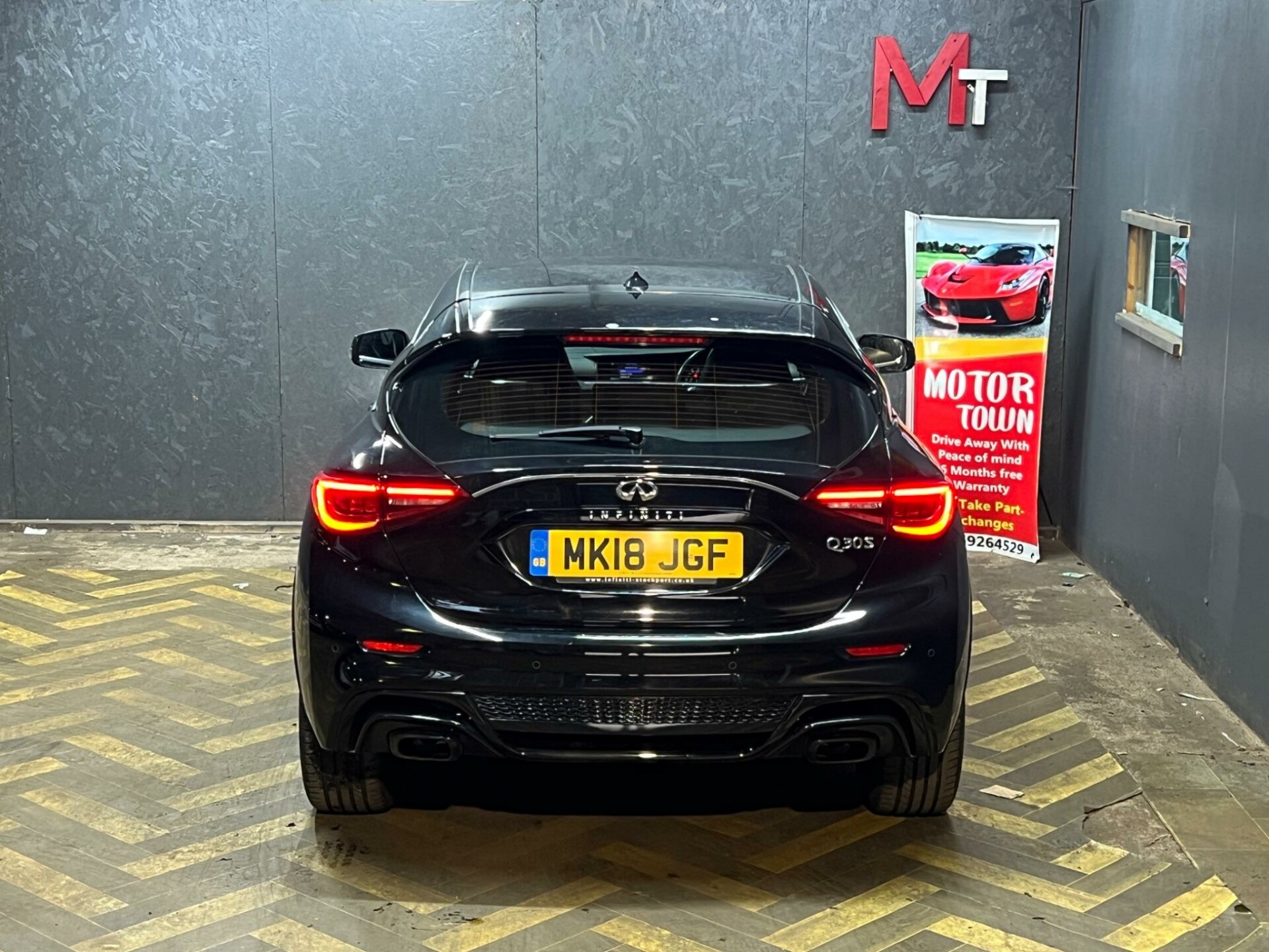 Infiniti Q30