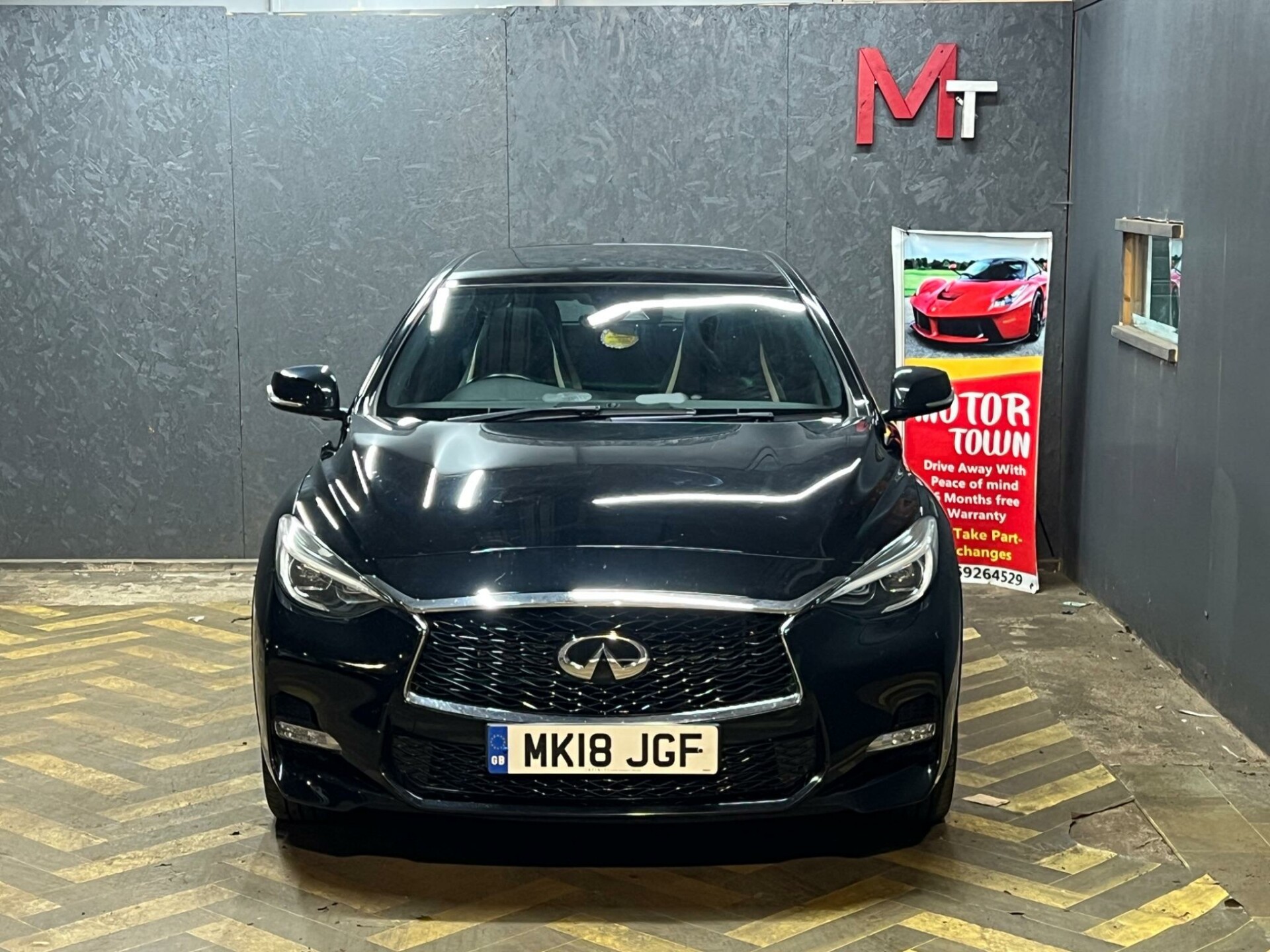 Infiniti Q30