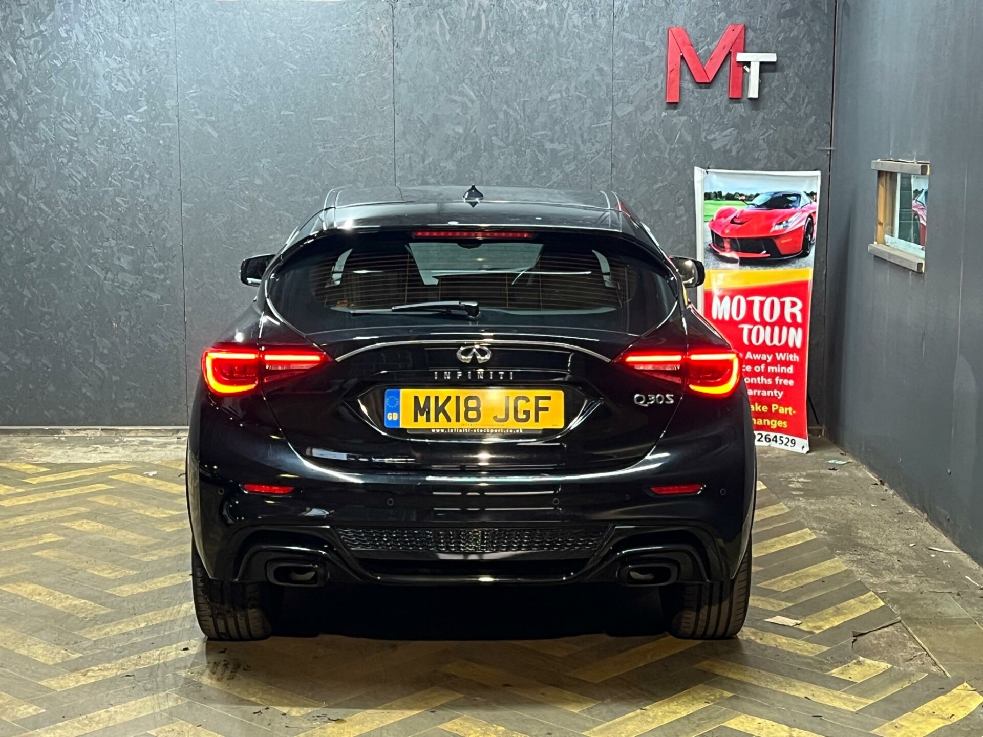Infiniti Q30