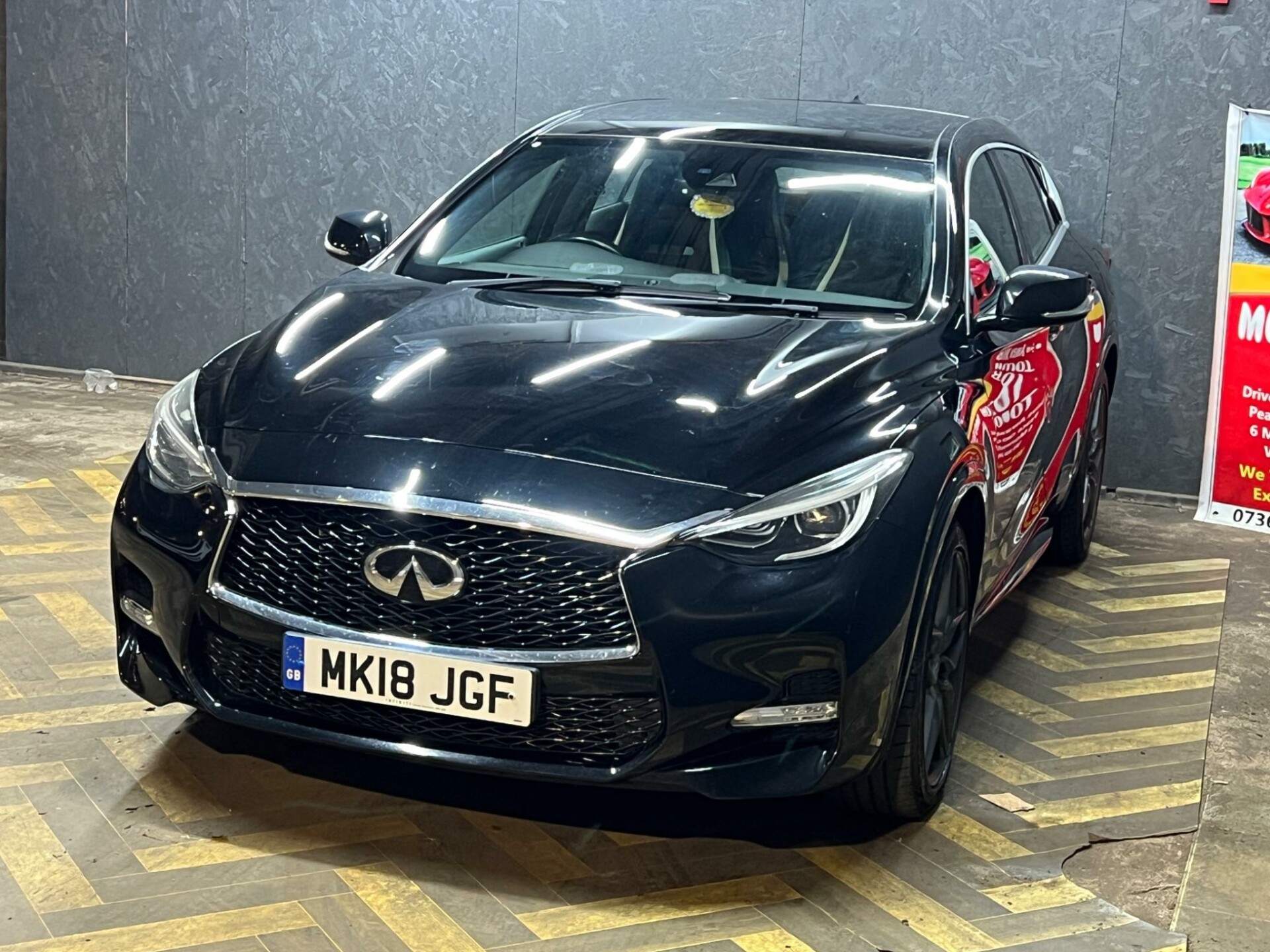 Infiniti Q30