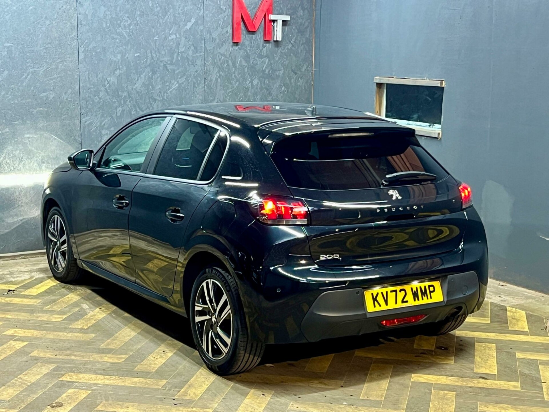 Peugeot 208