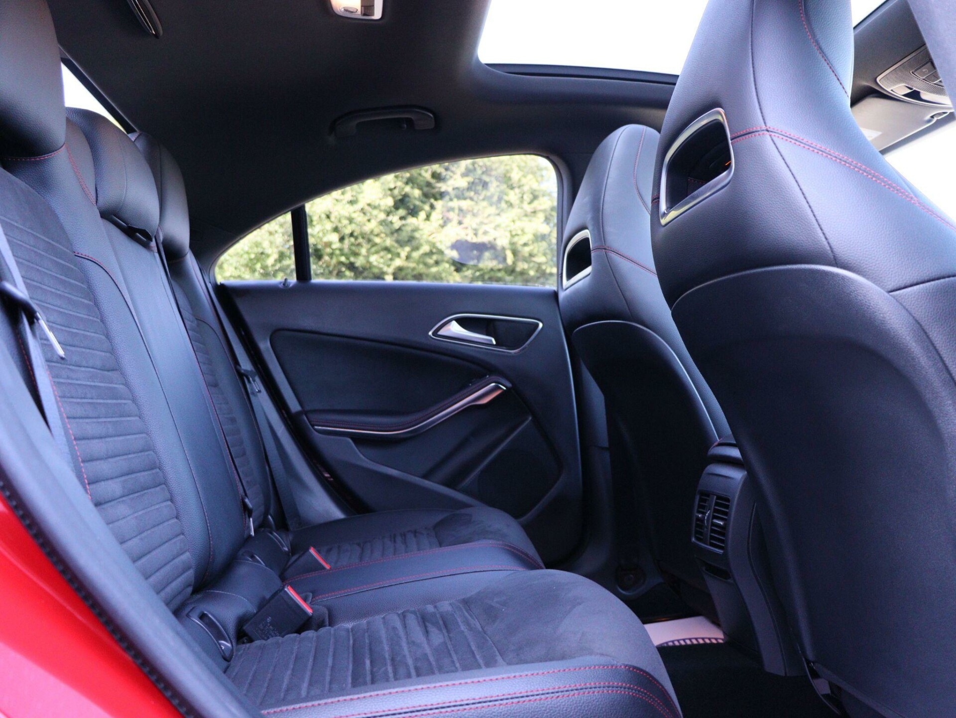 Mercedes Benz CLA