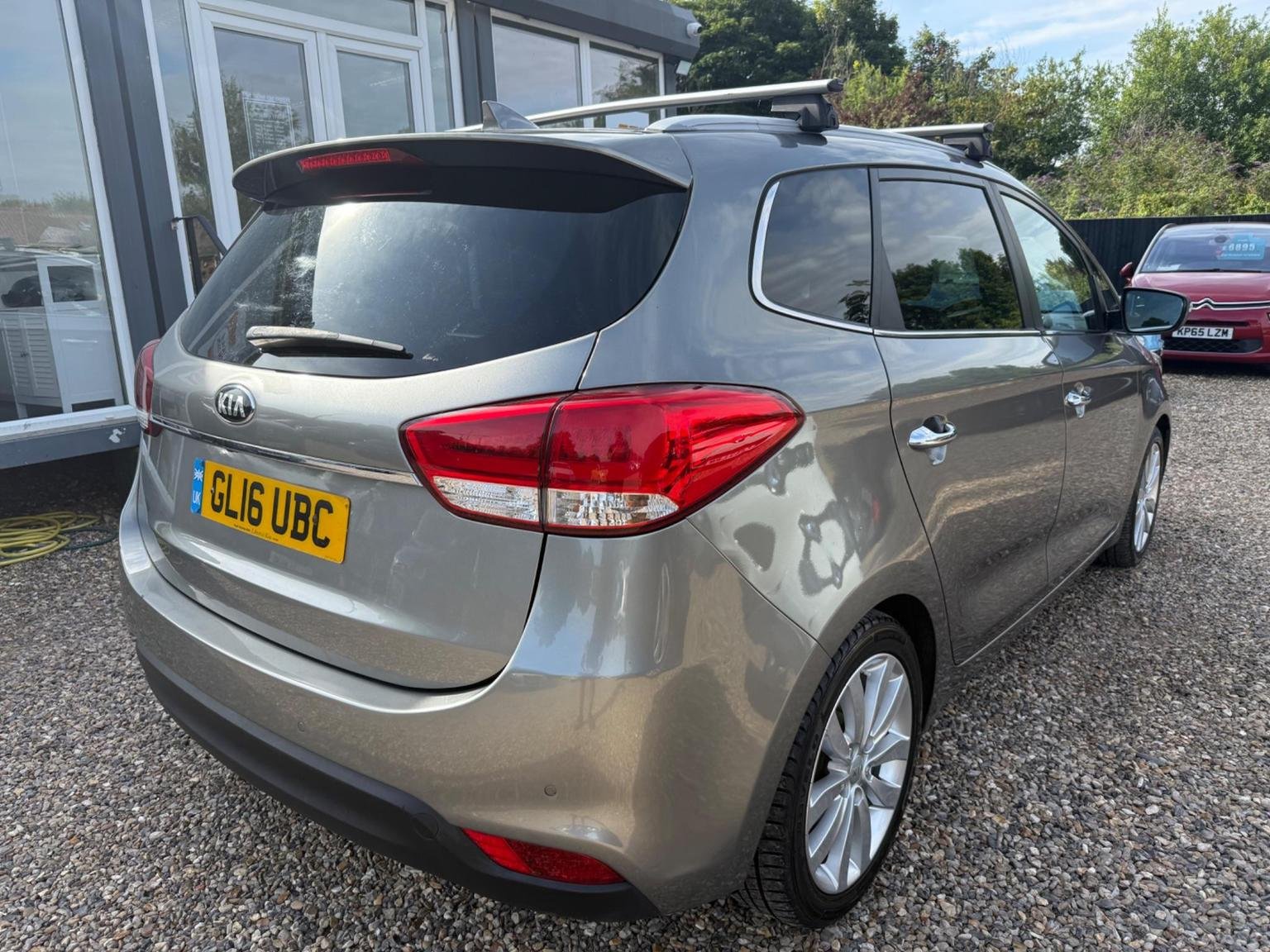 Kia Carens