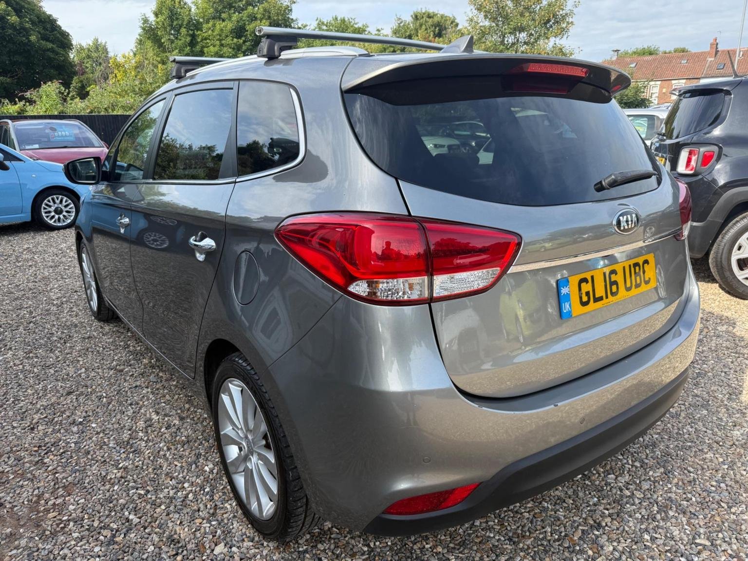 Kia Carens