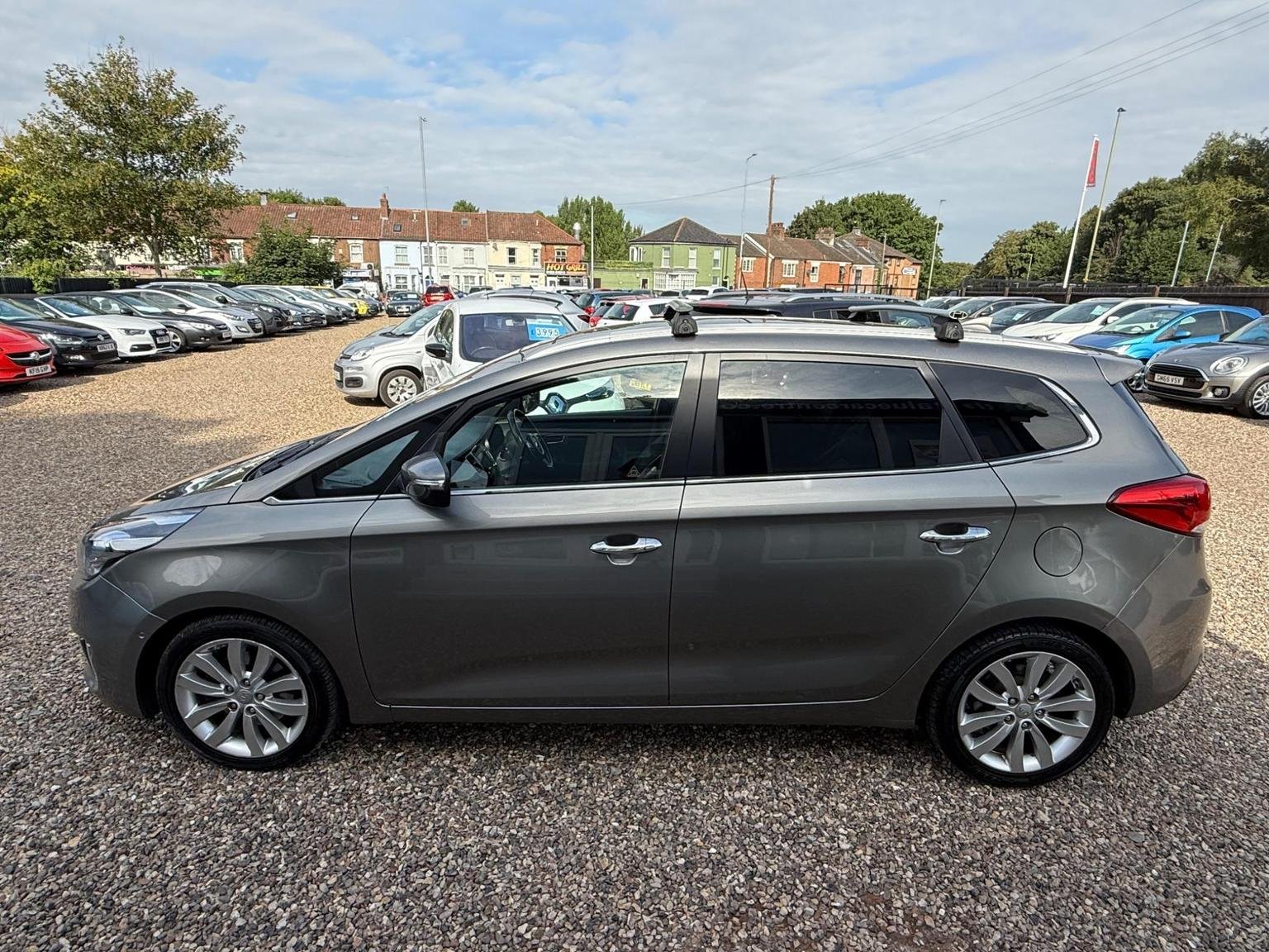 Kia Carens